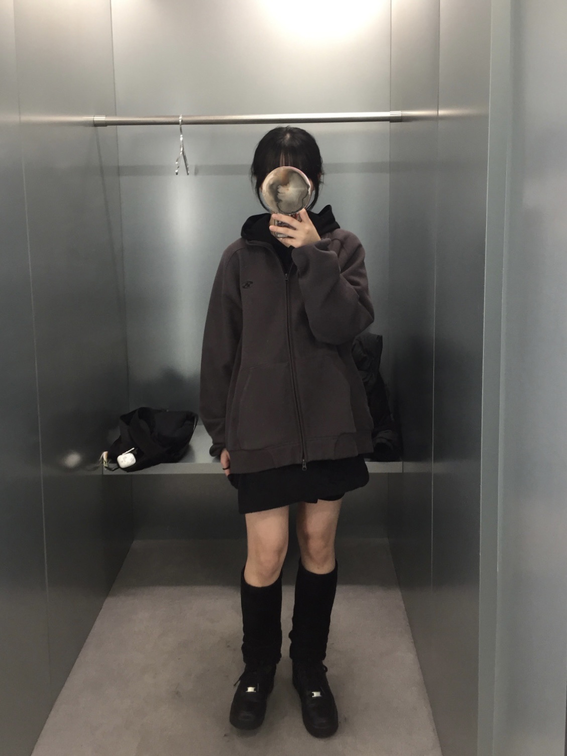 Nike Air Force 1 '07 Low Triple Black, Sansan Gear Sweat Zip-Up Brown  - 23FW 착용 스타일
