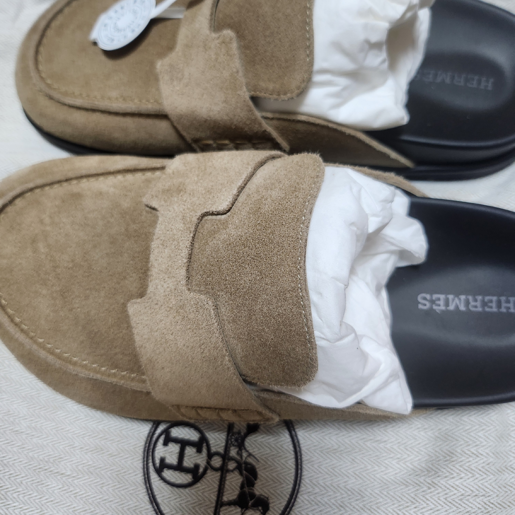 (W) Hermes Go Mule Suede Calfskin & Beige Nude 착용 스타일 - 2
