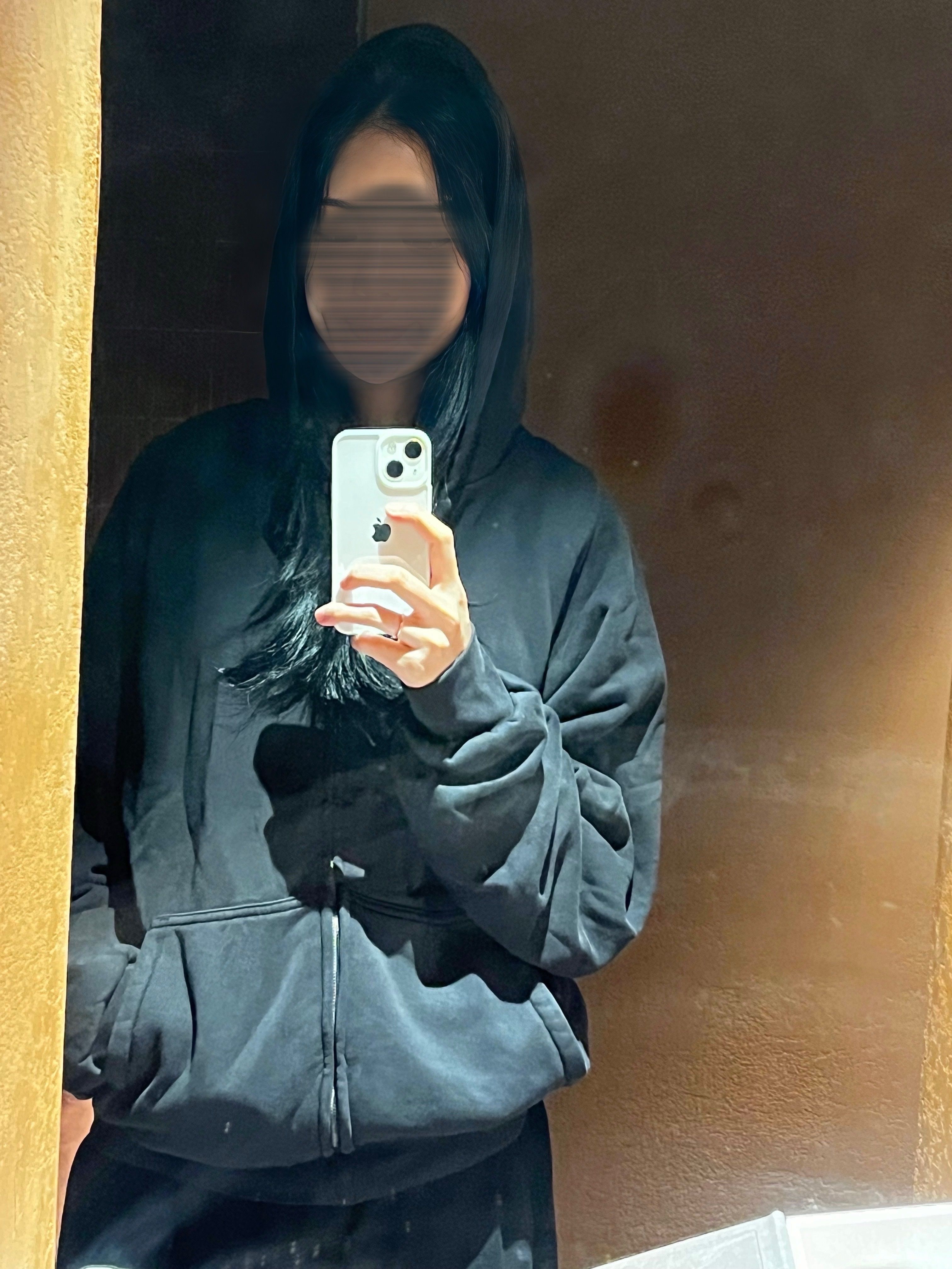 Yeezy YZY Zip-Up Hoodie Black 착용 스타일