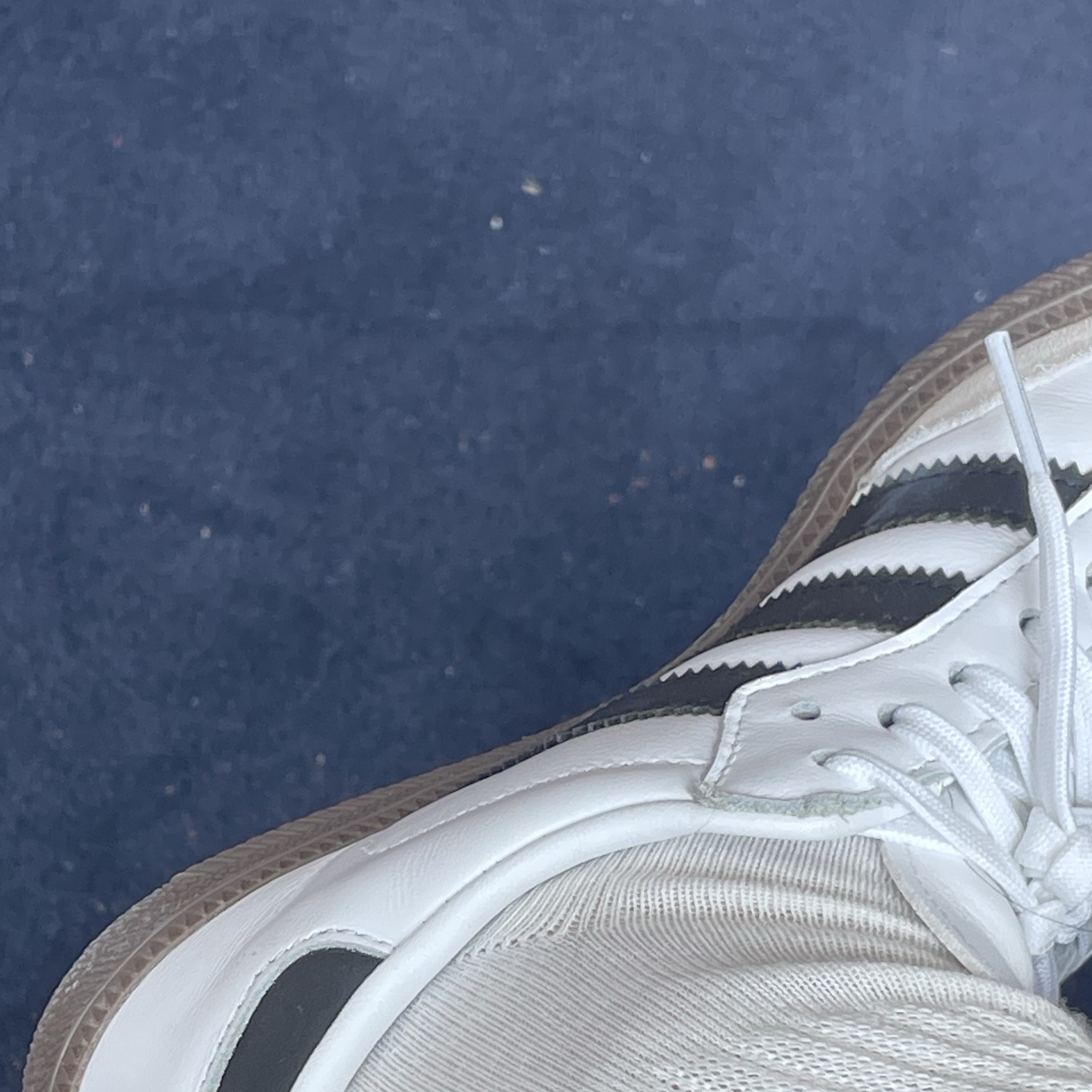(C) Adidas Samba OG Cloud White Core Black 착용 스타일
