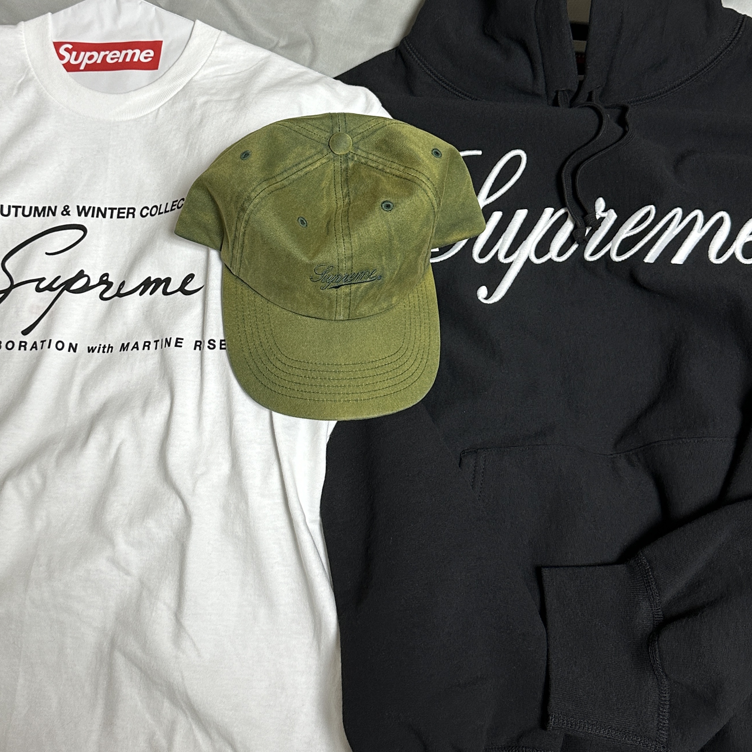 Supreme x Martine Rose T-Shirt White - 24FW, Supreme Embroidered Script Hooded Sweatshirt Black - 24FW 착용 스타일