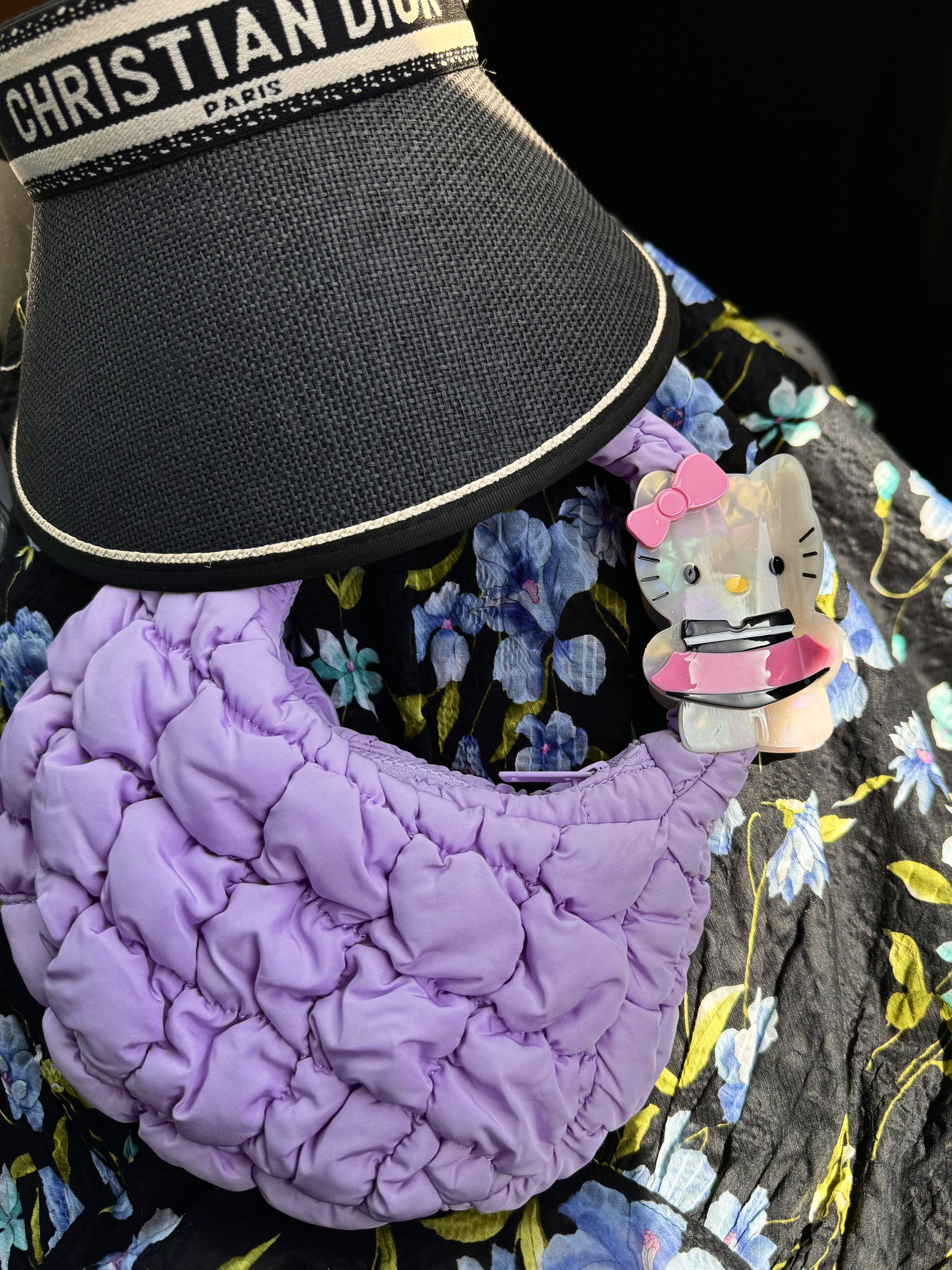 COS Quilted Micro Bag Purple, Monamhee x 10 Corso Como Bianco Keyring Black 착용 스타일 - 4