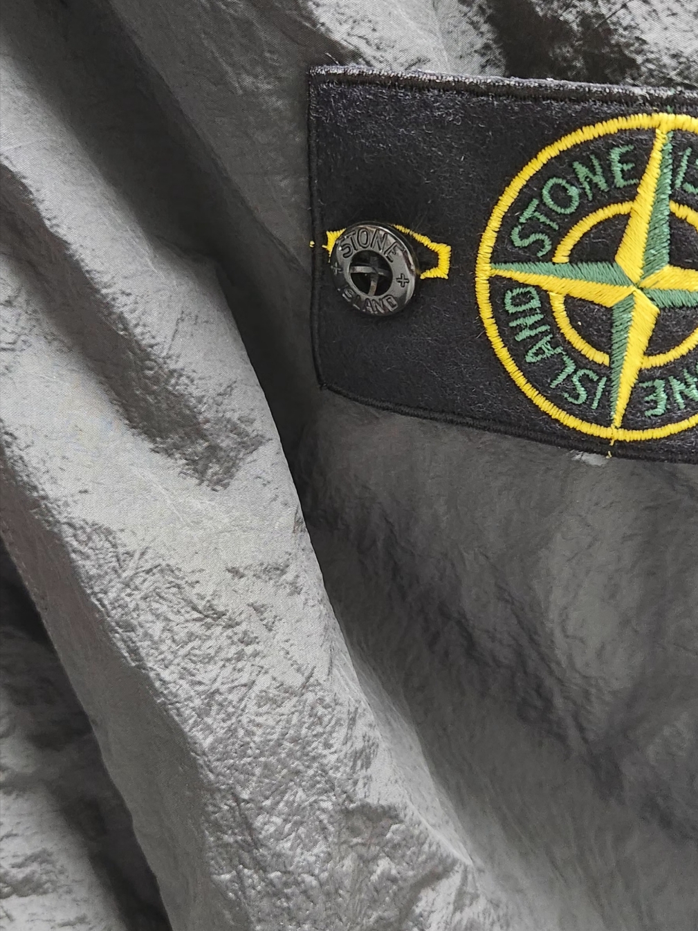 Stone Island 11819 Nylon Metal In Econyl Regenerated Nylon Overshirt Dark Grey - 24FW 착용 스타일