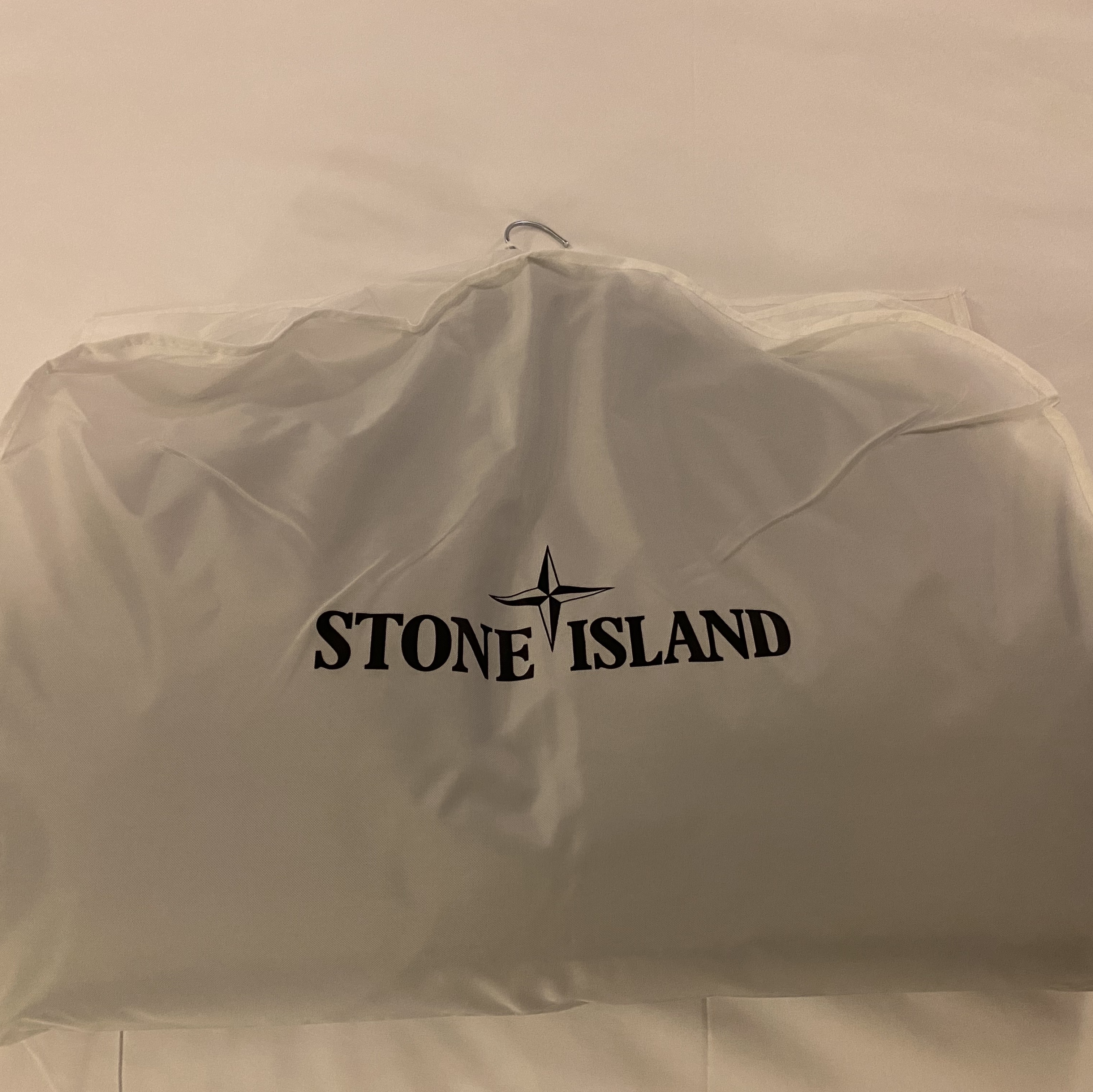 Stone Island 40123 Garment Dyed Crinkle Reps R-NY Down Jacket Black - 24FW 착용 스타일 - 3
