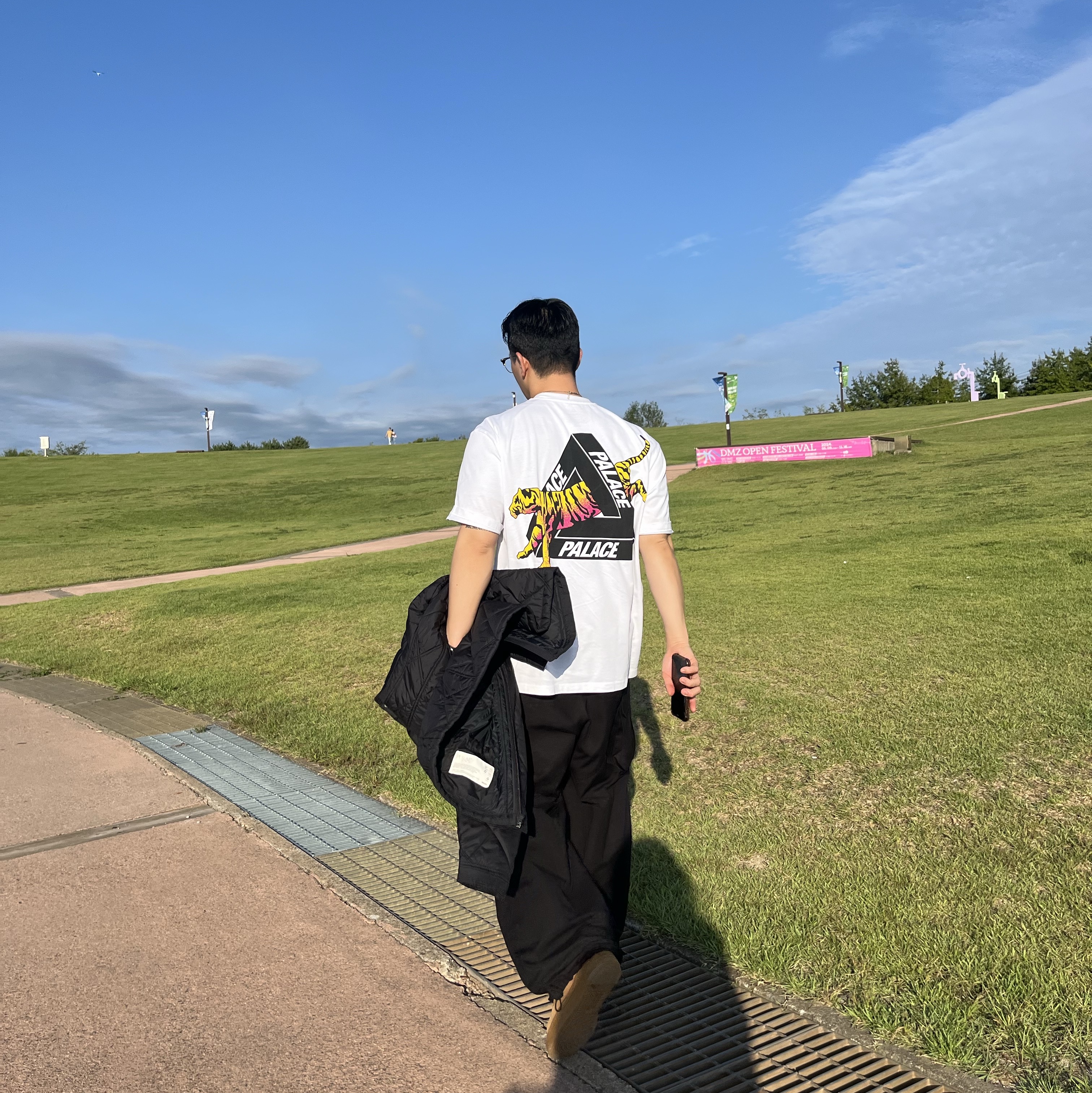 Nike x Supreme Air Force 1 Low Flax, Palace Korea Tri-Ferg T-Shirt White - 24SS 착용 스타일 - 2