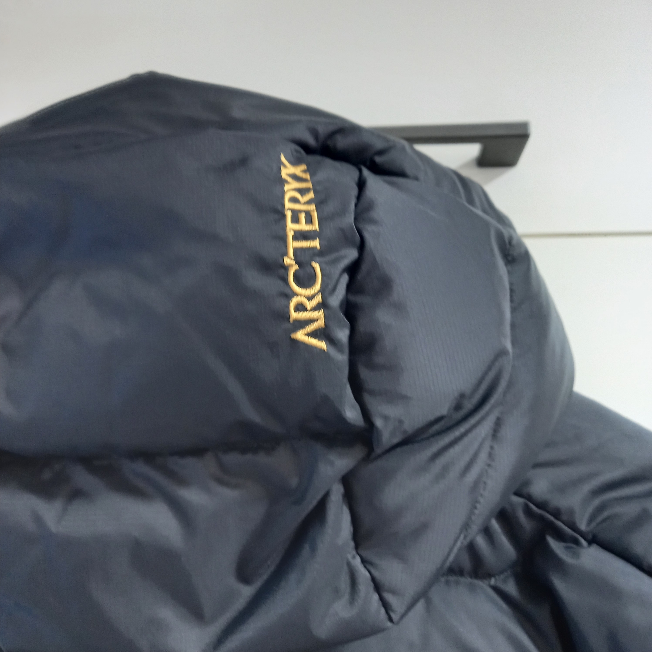 Arc'teryx Thorium Hoody Dark Magic 착용 스타일 - 4