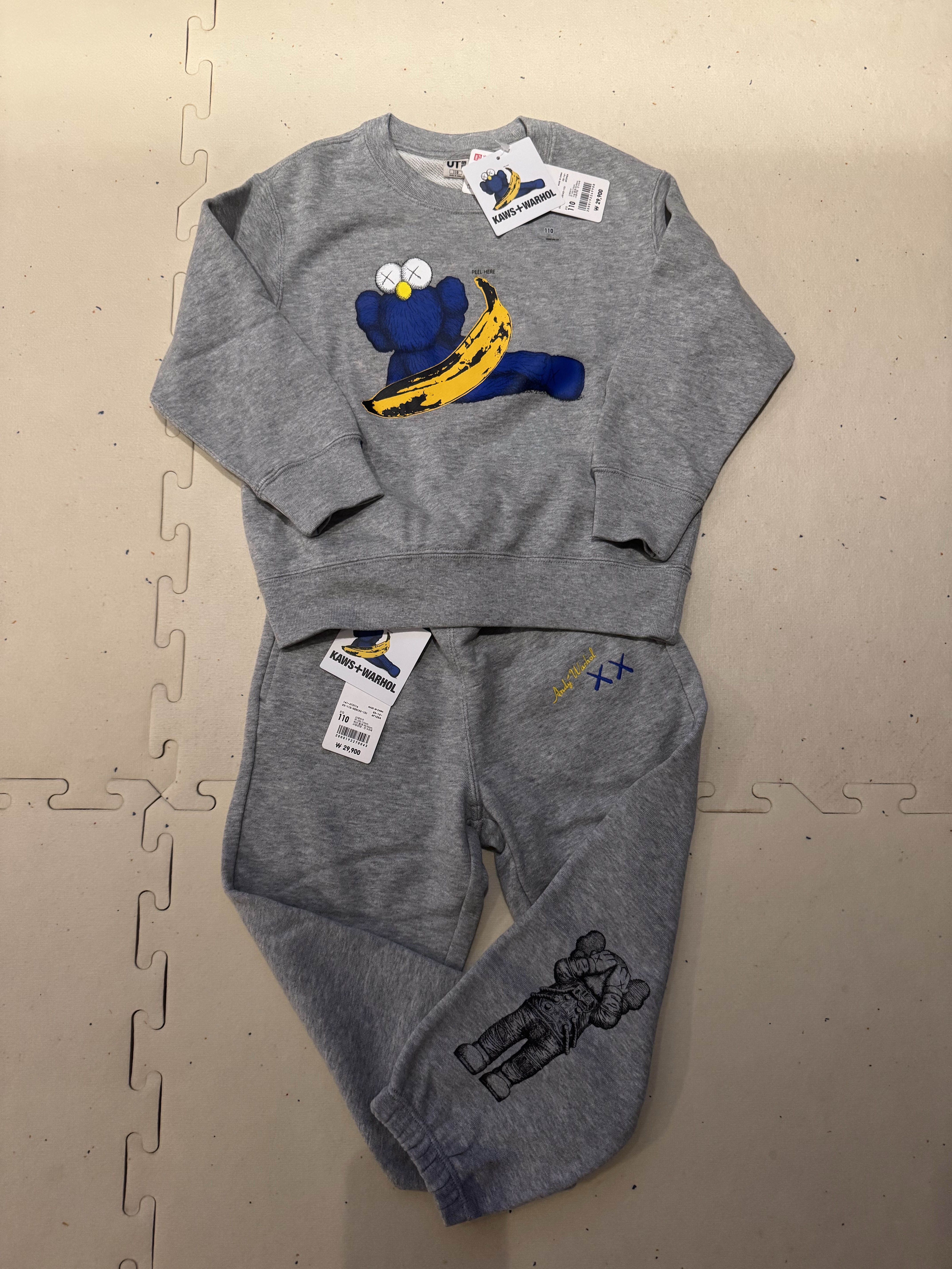 (Kids) Uniqlo UT x Kaws x Warhol Sweatshirt A Gray, (Kids) Uniqlo UT x Kaws x Warhol Sweatpants A Gray 착용 스타일