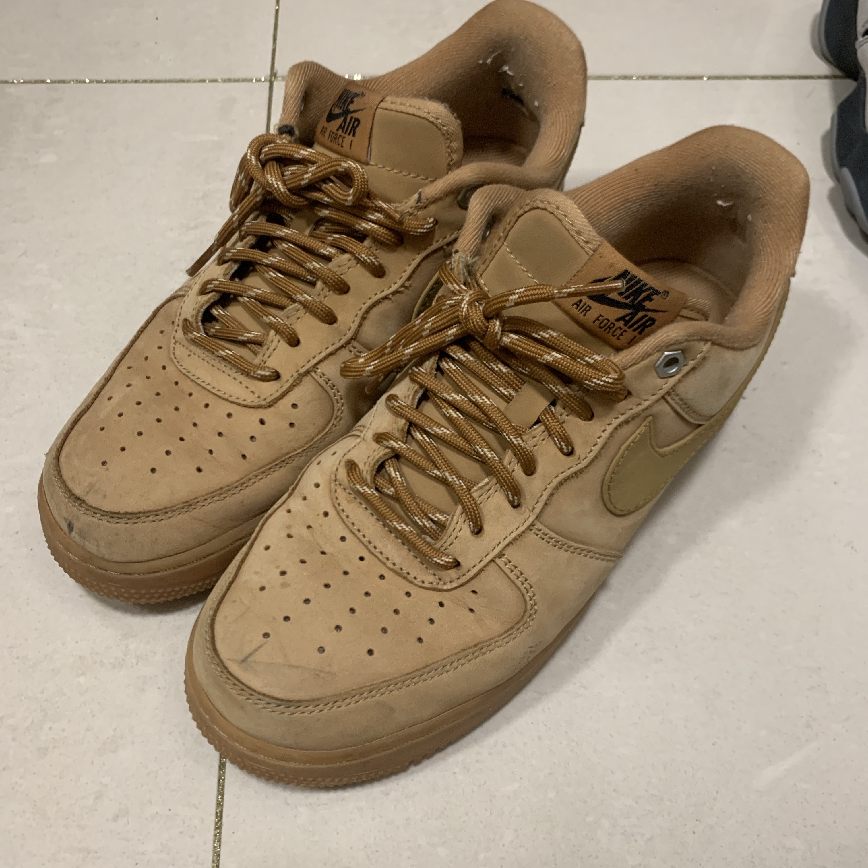 Nike Air Force 1 '07 WB Flax 착용 스타일