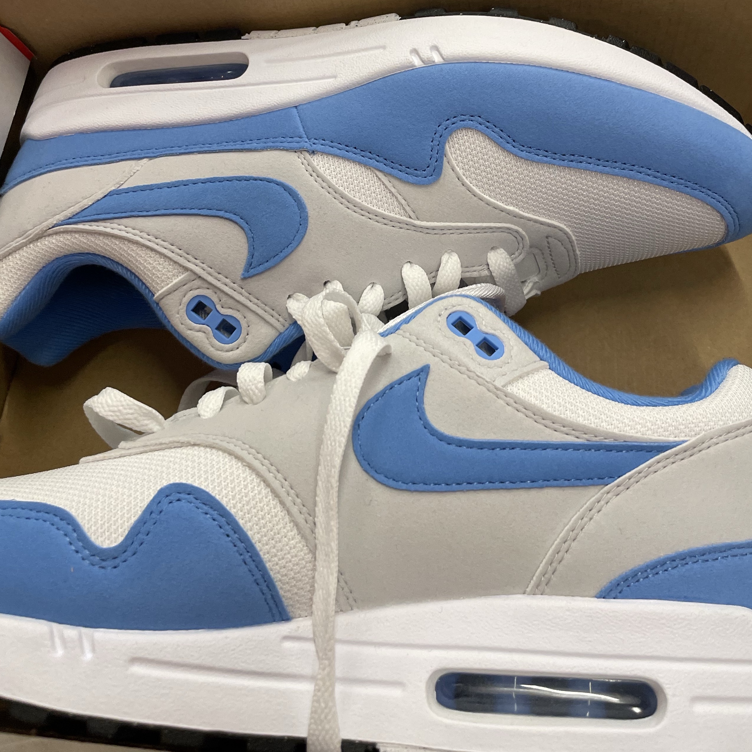 Nike Air Max 1 University Blue 착용 스타일
