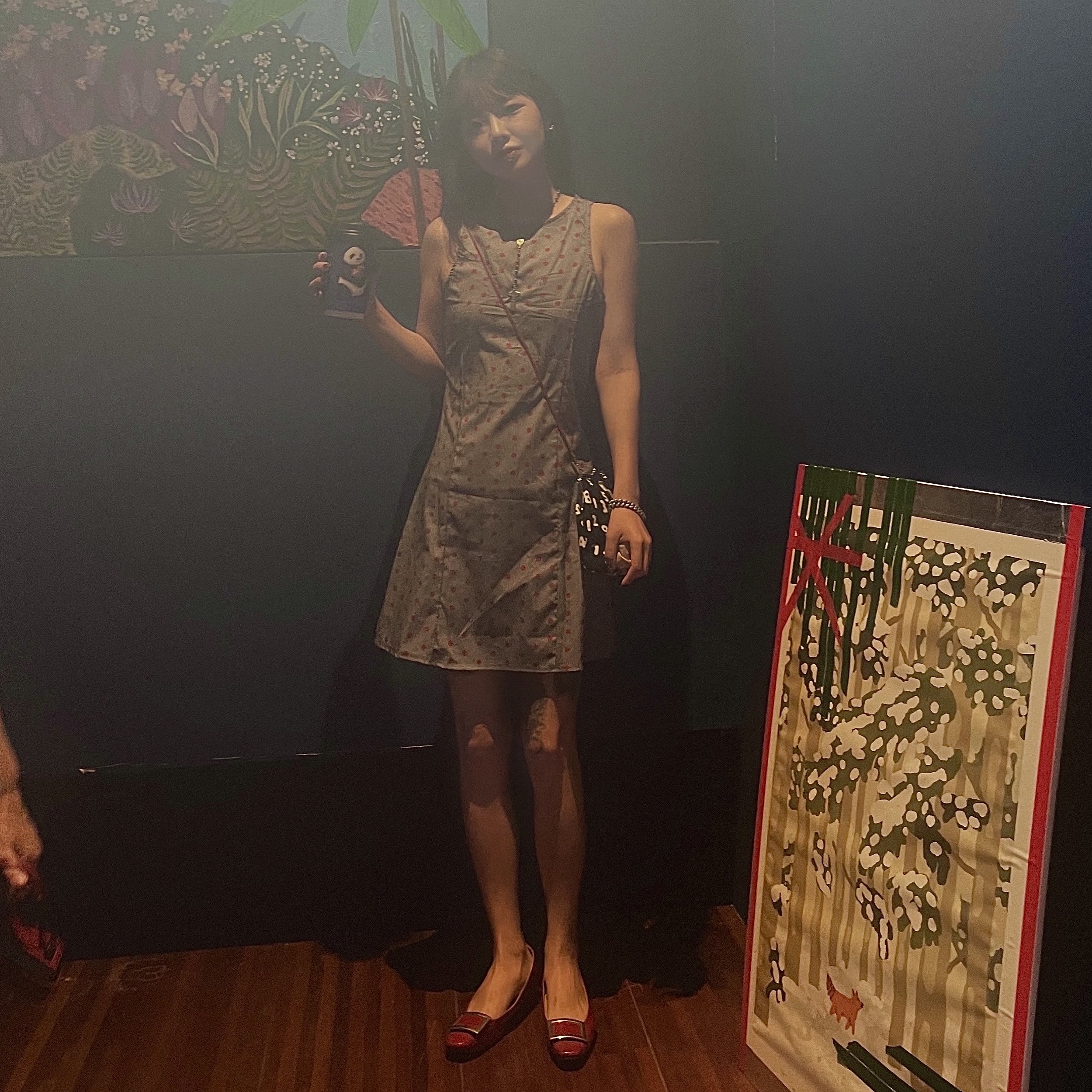 Sou Sou Canvas Soft Gamaguchi Bag Large Black (with 110cm Black Leather Strap) 착용 스타일