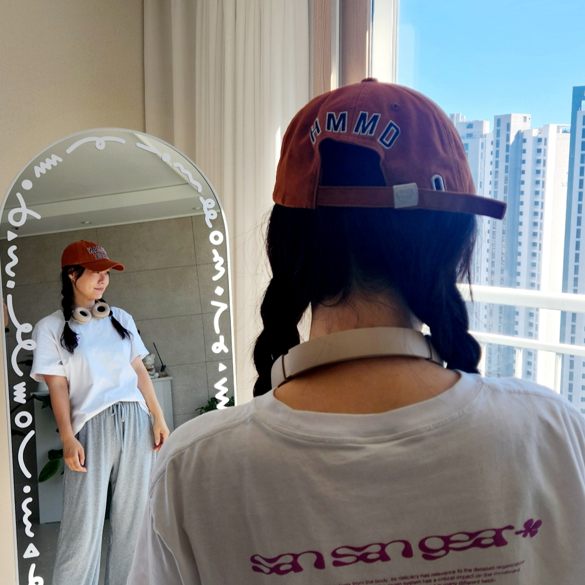 Human Made 6 Panel Cap #2 Orange, Sansan Gear Logo T-Shirt White - 24SS 착용 스타일