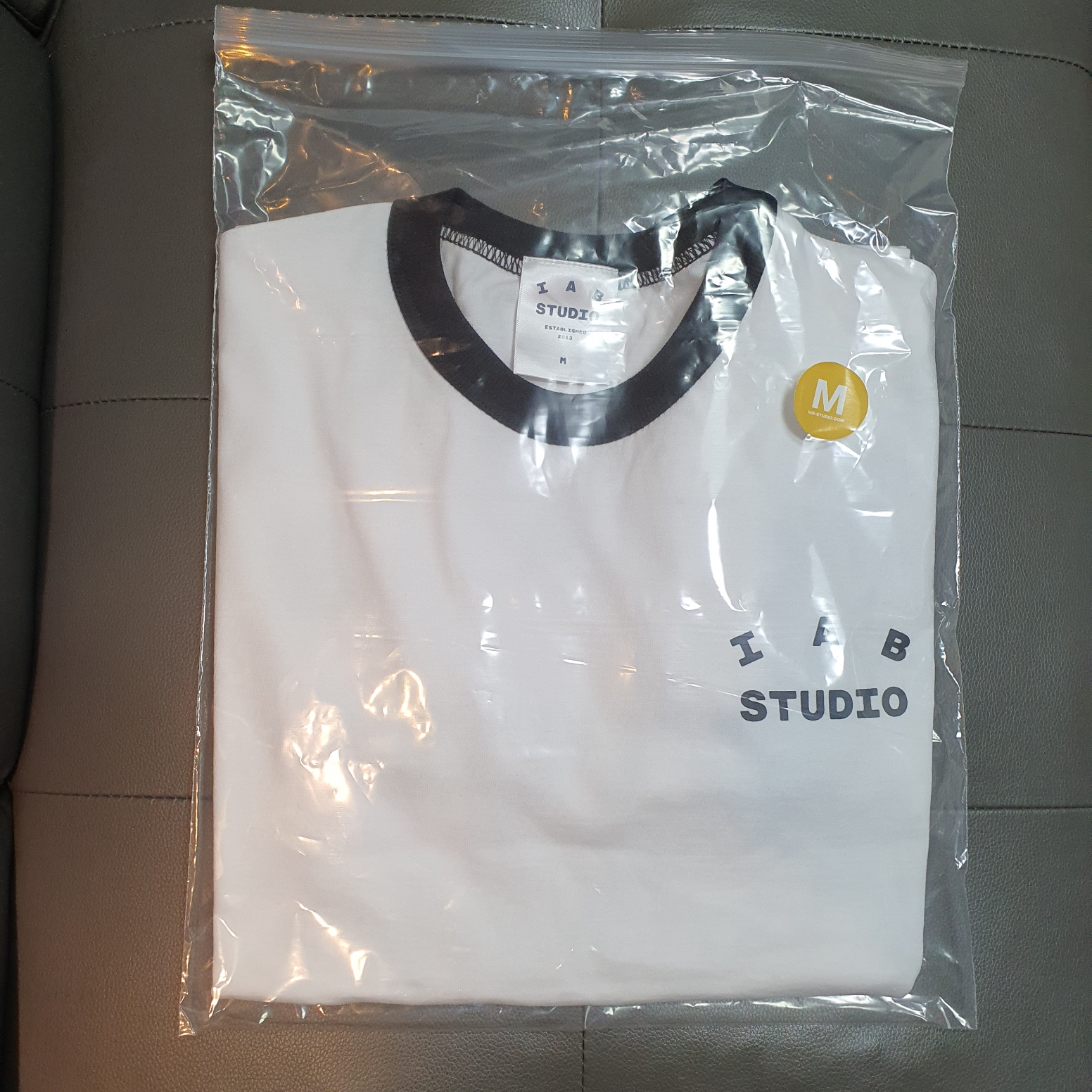 IAB Studio Established T-Shirt White Black 착용 스타일