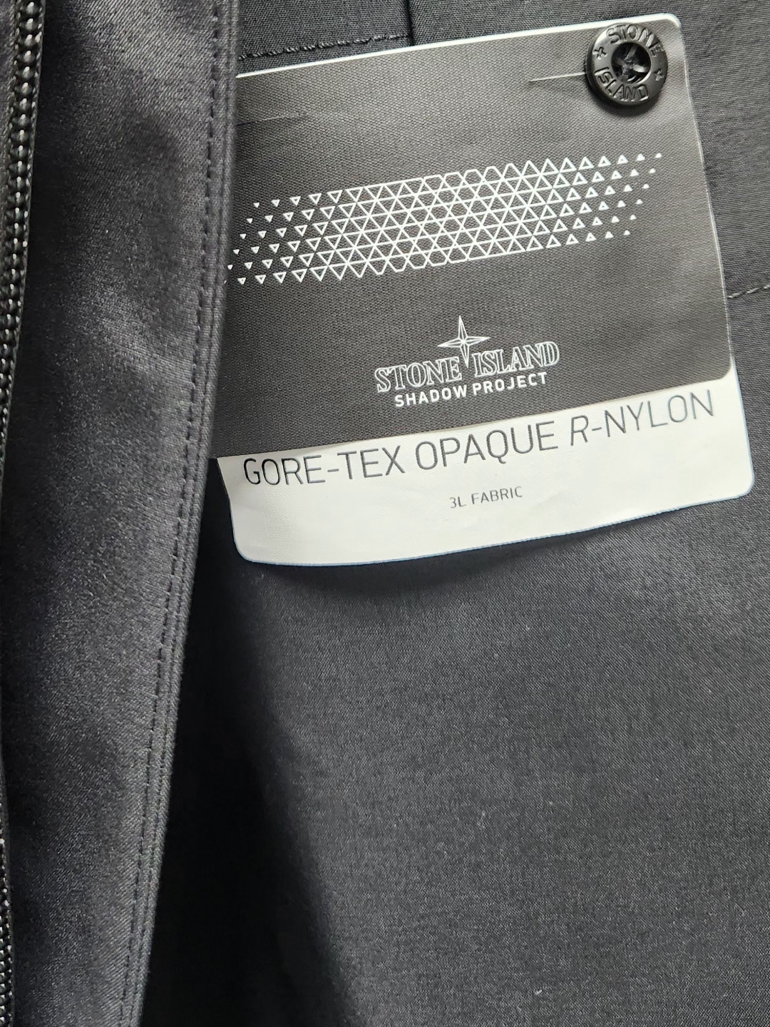Stone Island Shadow Project 41220 Gore-Tex Opaque R-Nylon Jacket Black - 22FW 착용 스타일
