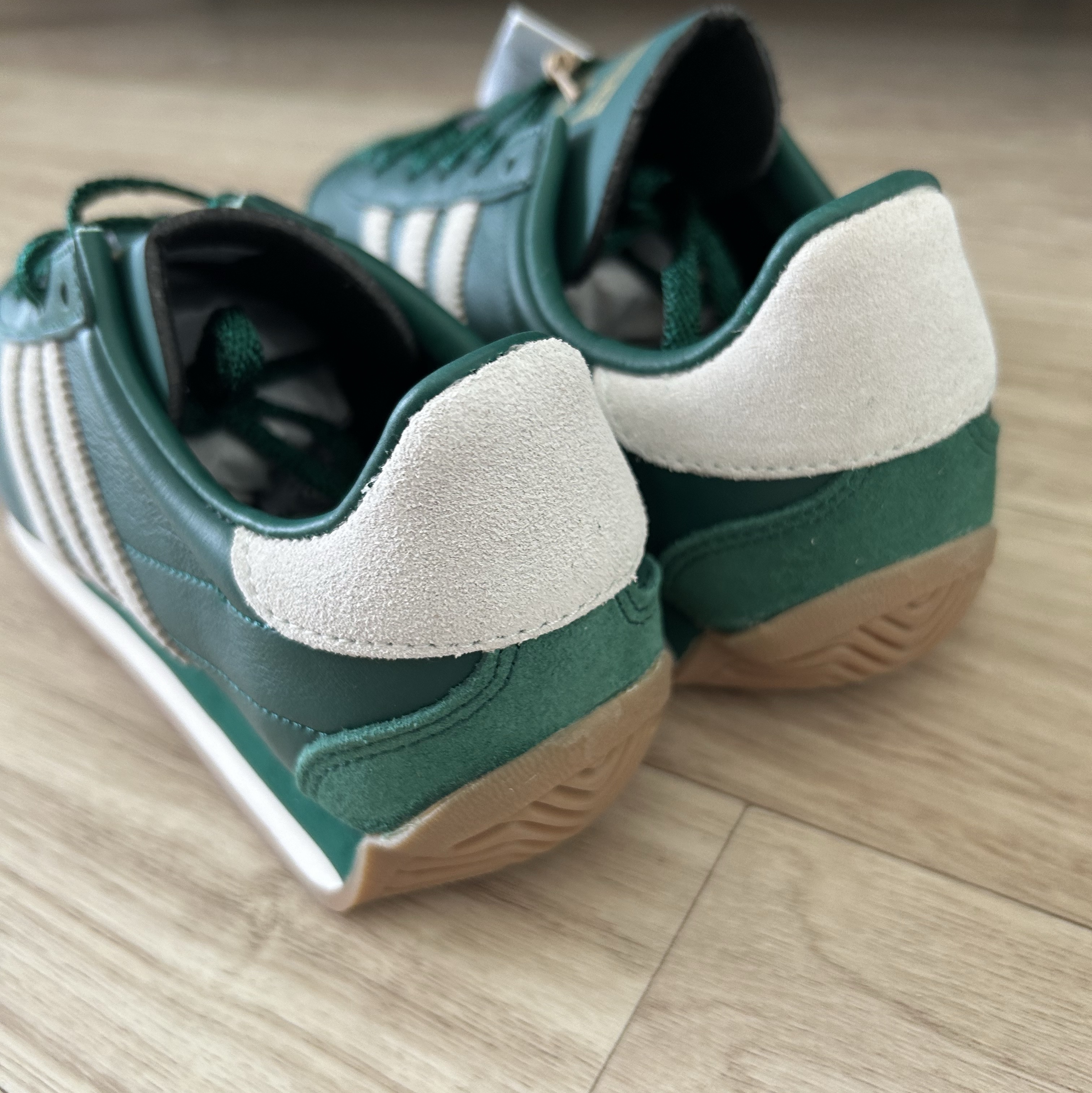 Adidas Country OG Collegiate Green Chalk White 착용 스타일