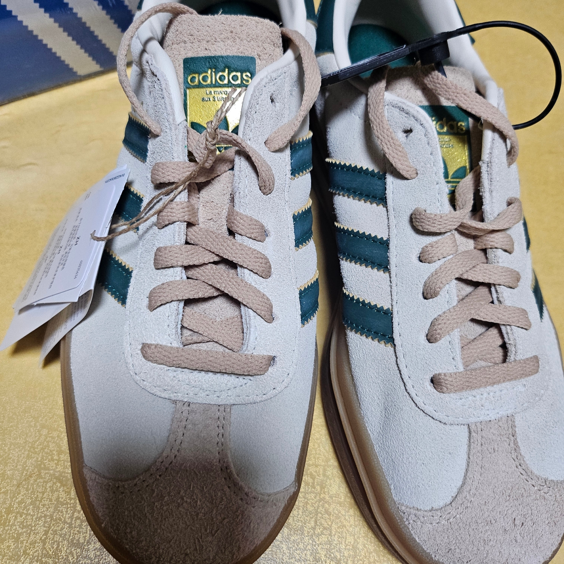 (W) Adidas Gazelle Bold Cream White Collegiate Green 착용 스타일