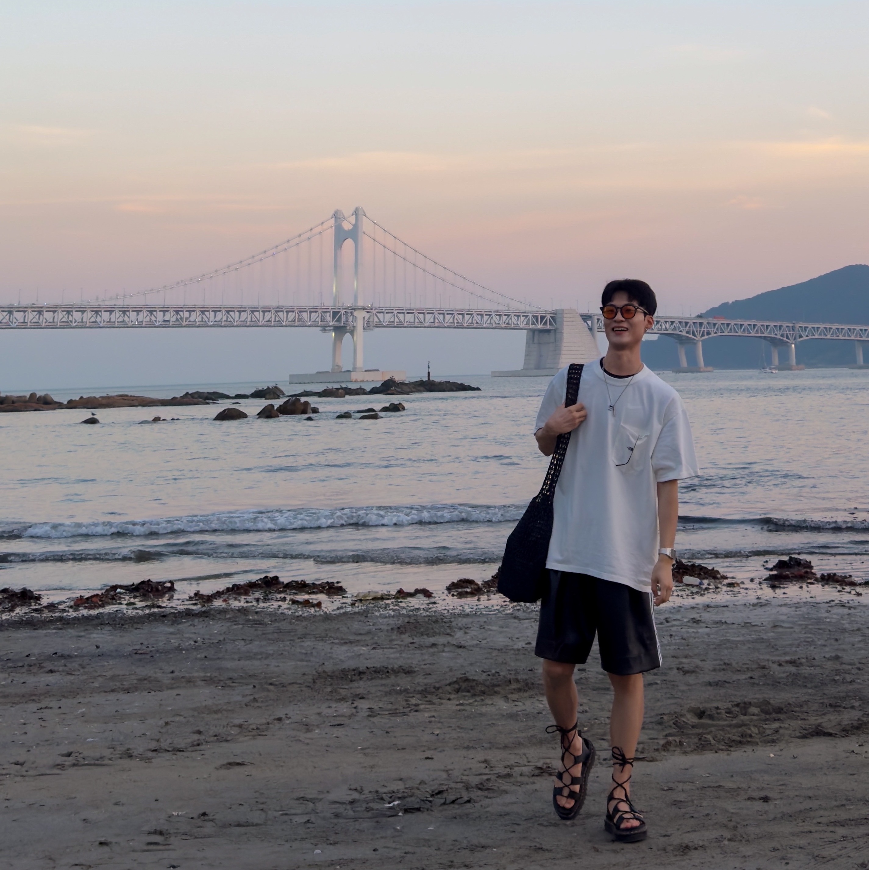 (W) Dr. Martens Nartilla Hydro Leather Sandal Black, Adidas Originals Faux Leather Adicolor 3S Shorts Black - KR Sizing 착용 스타일 - 2