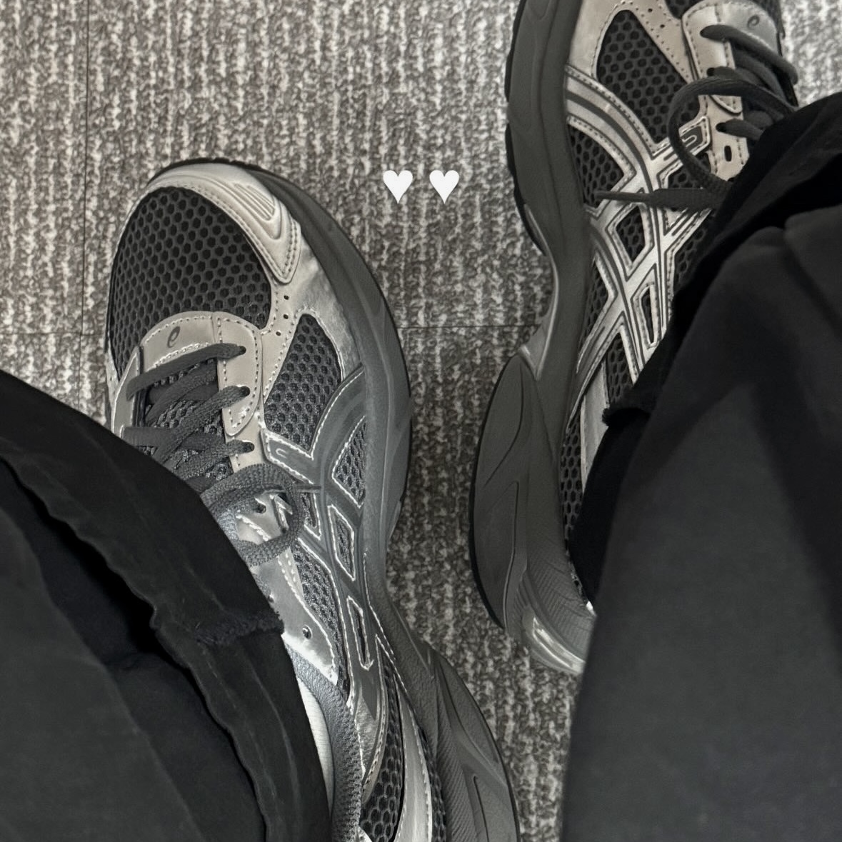 Asics Gel-1130 Steel Grey Pure Silver 착용 스타일