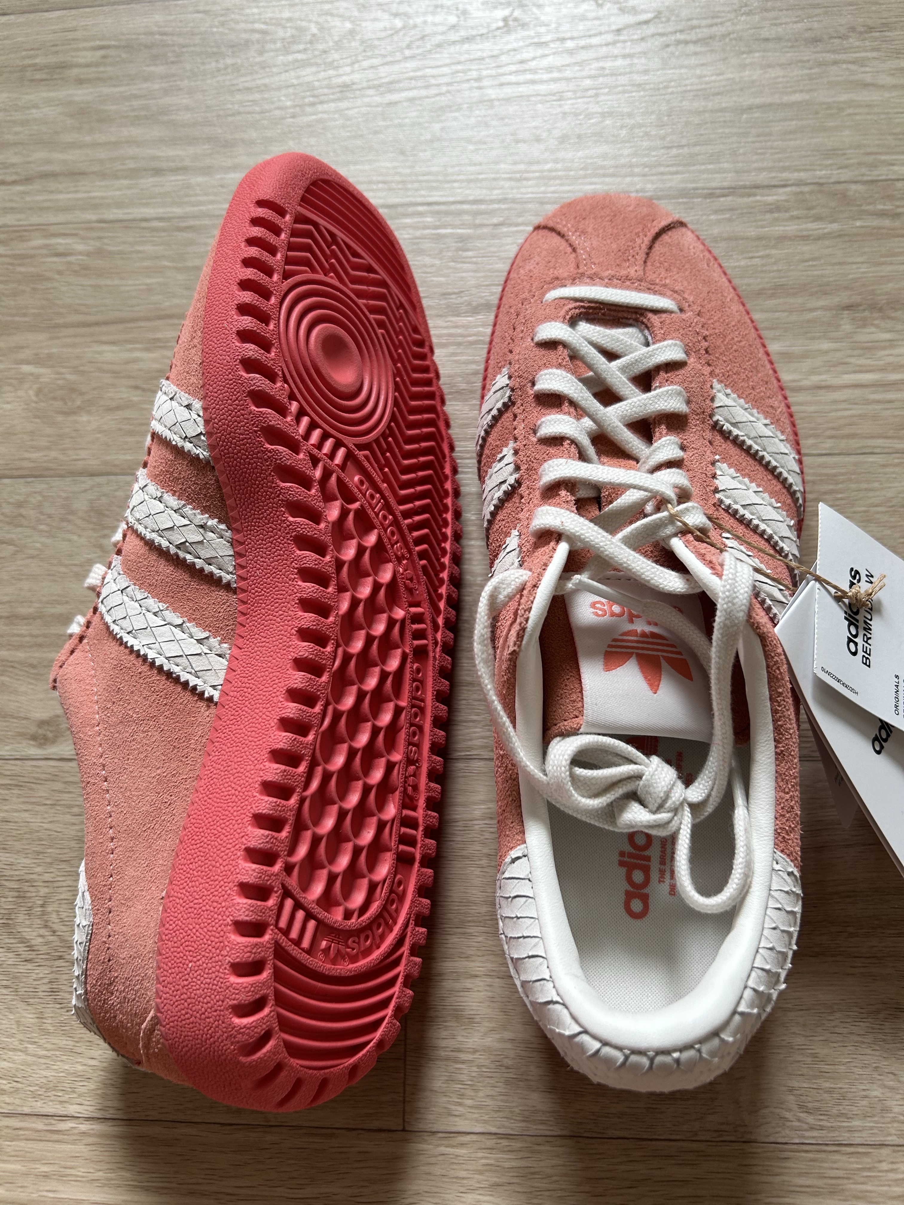 (W) Adidas Bermuda Wonder Clay Preloved Scarlet 착용 스타일
