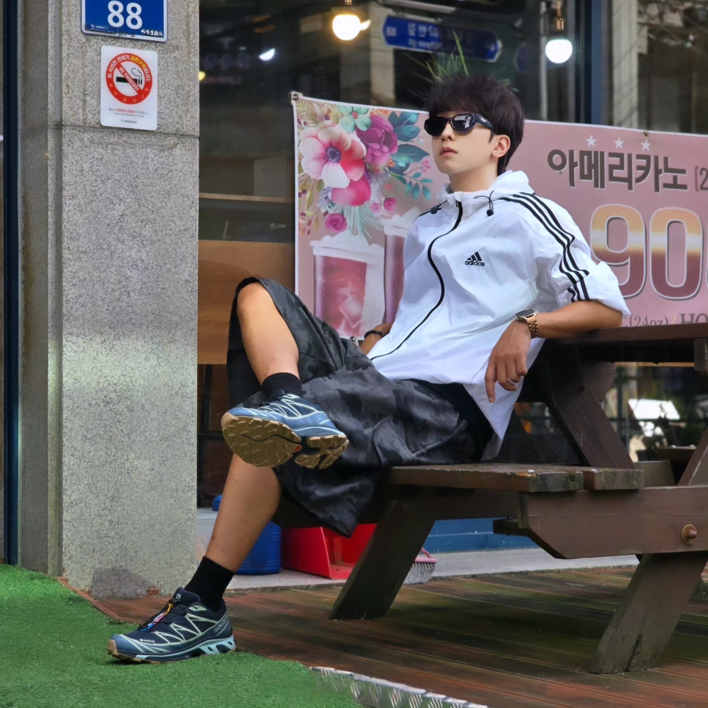 Adidas Essential 3S Woven Windbreaker Jacket White - KR Sizing, Salomon XT-6 GTX Carbon Bering Sea 착용 스타일 - 7