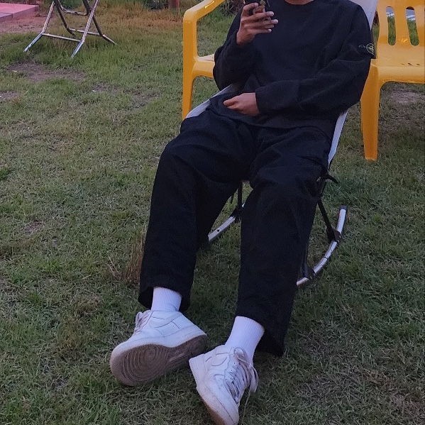Stone Island 62020 Brushed Cotton Fleece Garment Dyed Sweatshirt Black - 22FW, Nike Air Force 1 '07 Low White 착용 스타일