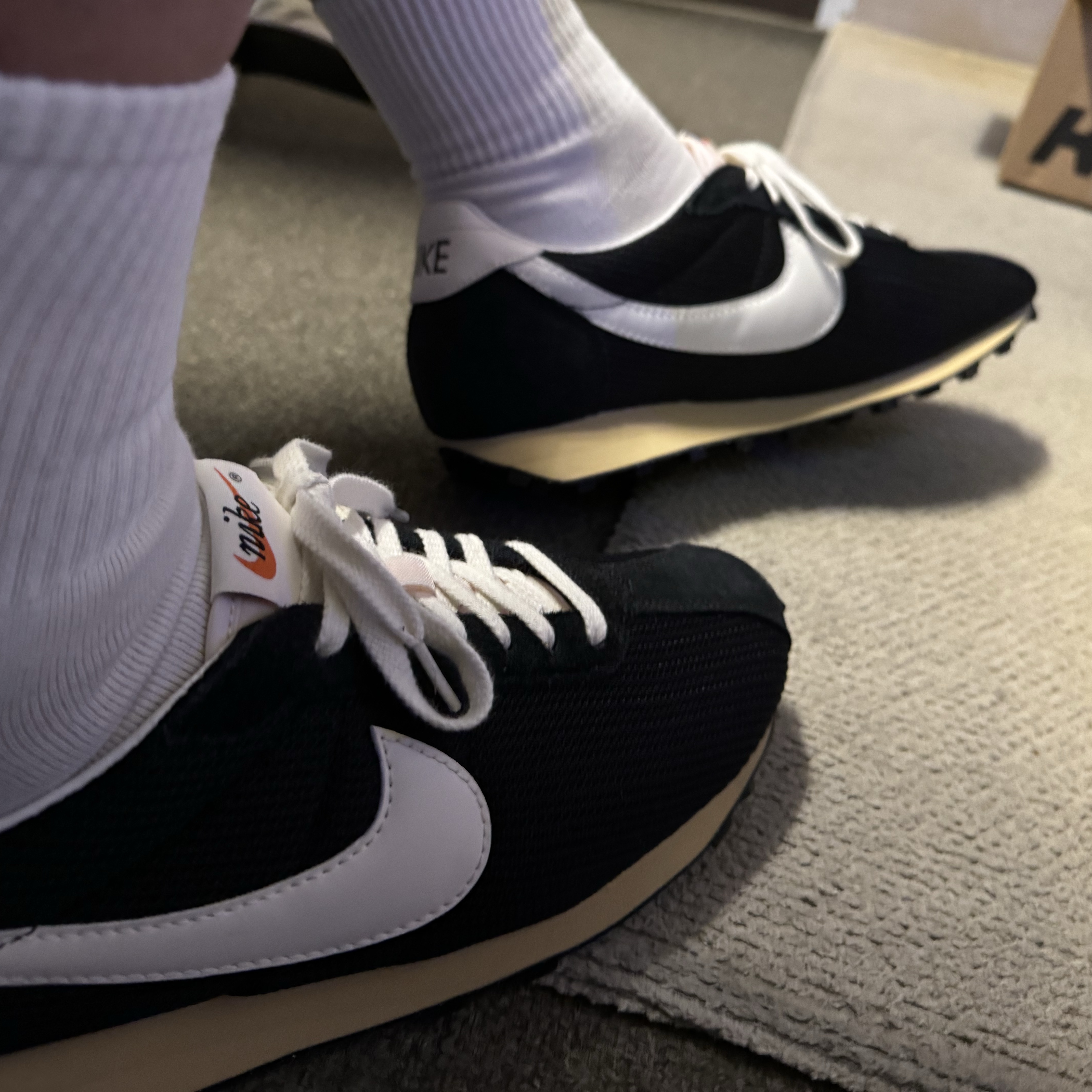 Nike LD-1000 SP Black and Sail 착용 스타일