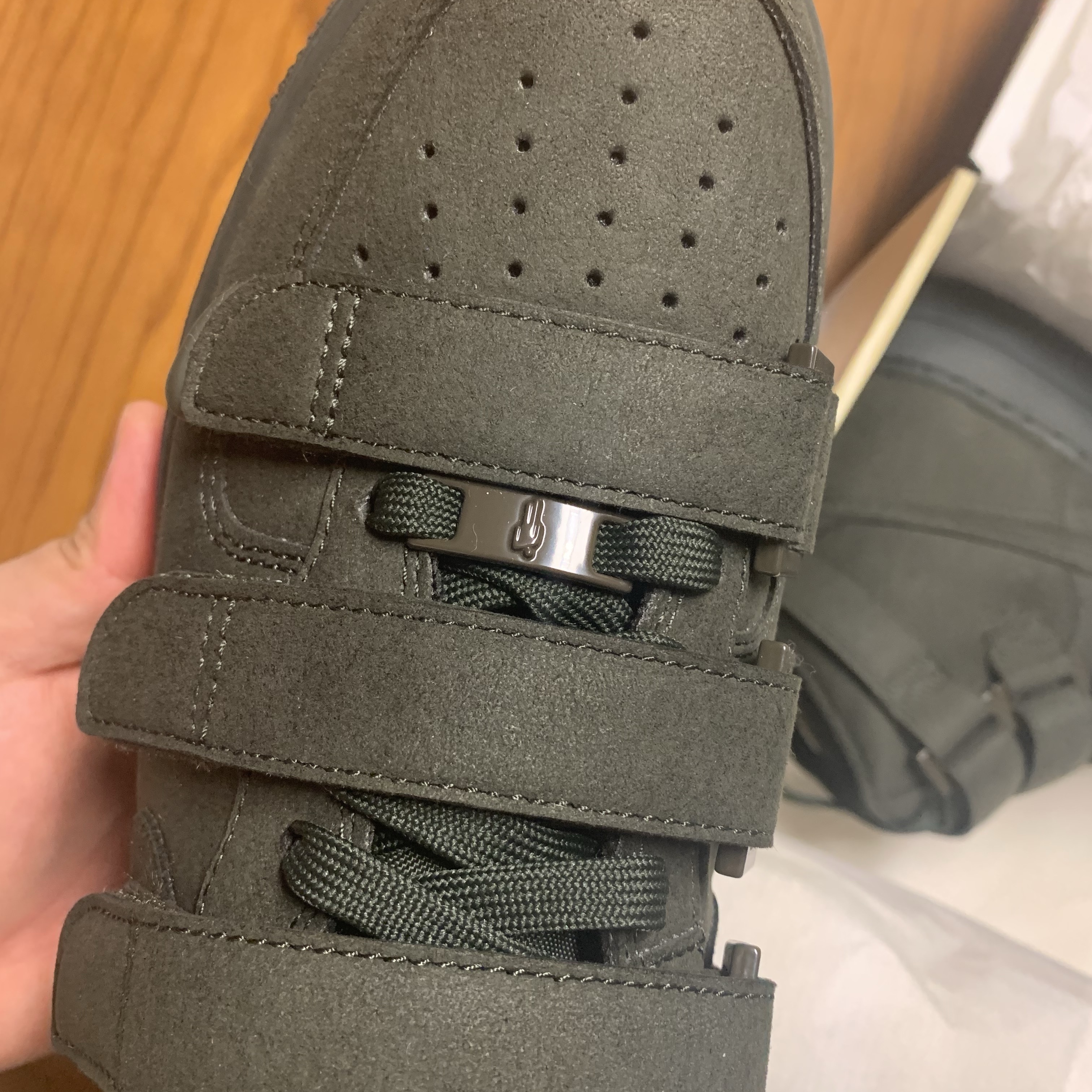 Nike x Billie Eilish Air Force 1 High '07 SP Sequoia 착용 스타일 - 2