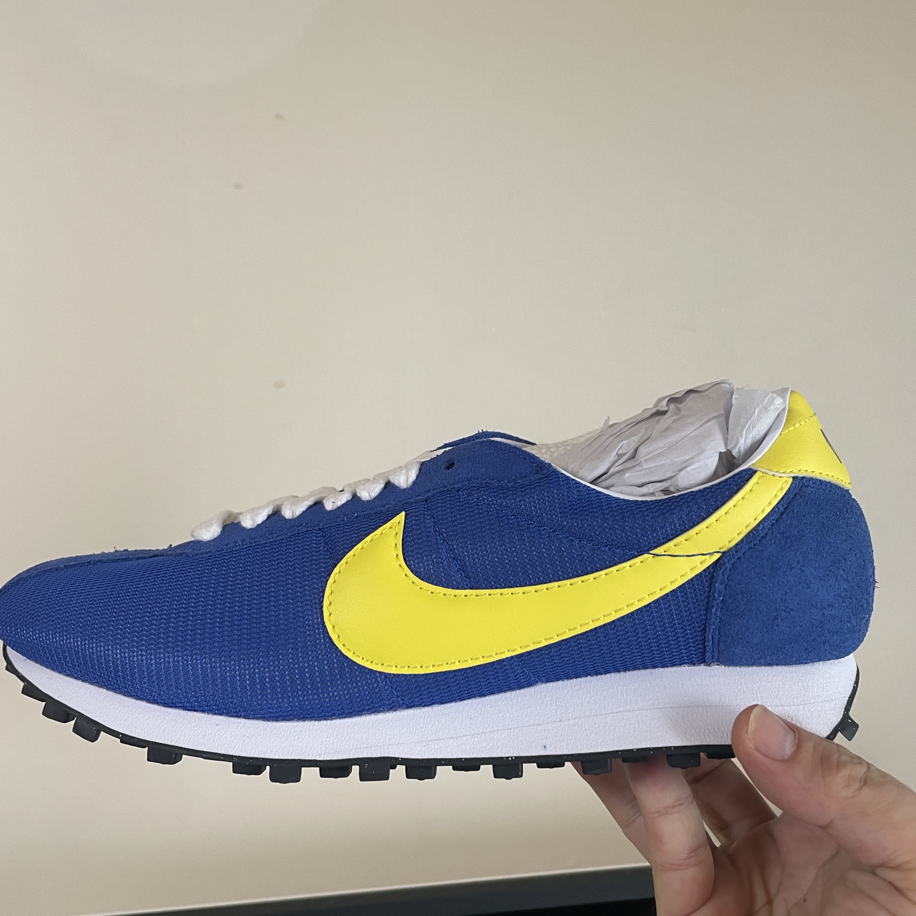 Nike LD-1000 SP Game Royal and Opti Yellow 착용 스타일
