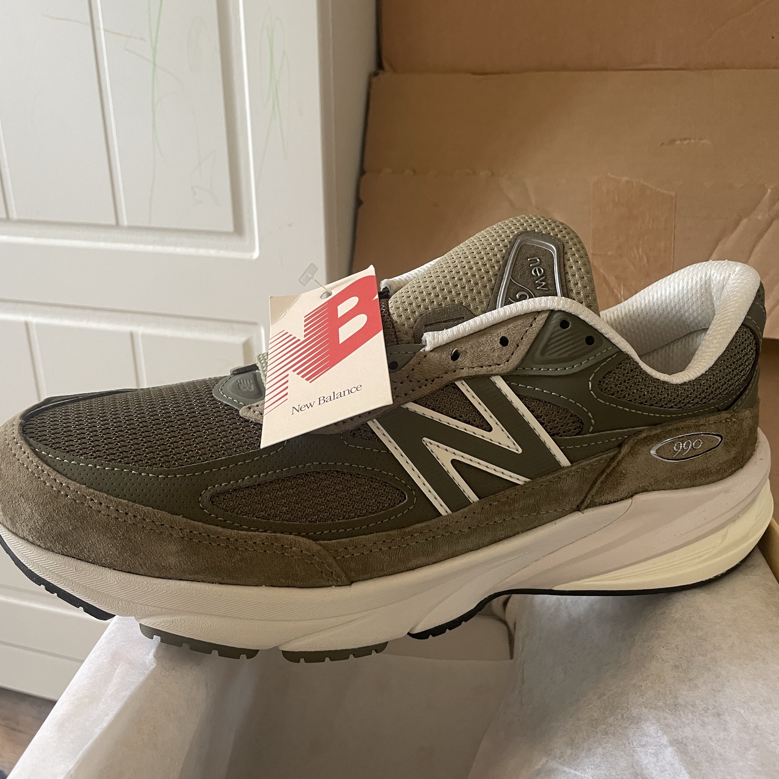 New Balance 990v6 Made in USA True Camo 착용 스타일