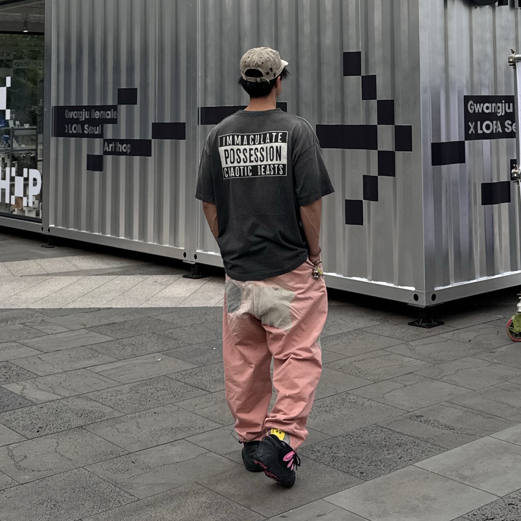 Saint Mxxxxxx x Cactus Plant Flea Market Smile S/S T-Shirt Black, Kapital Katsuragi High Waist Neem Pants Gypsy Patch Remake Pink 착용 스타일 - 2
