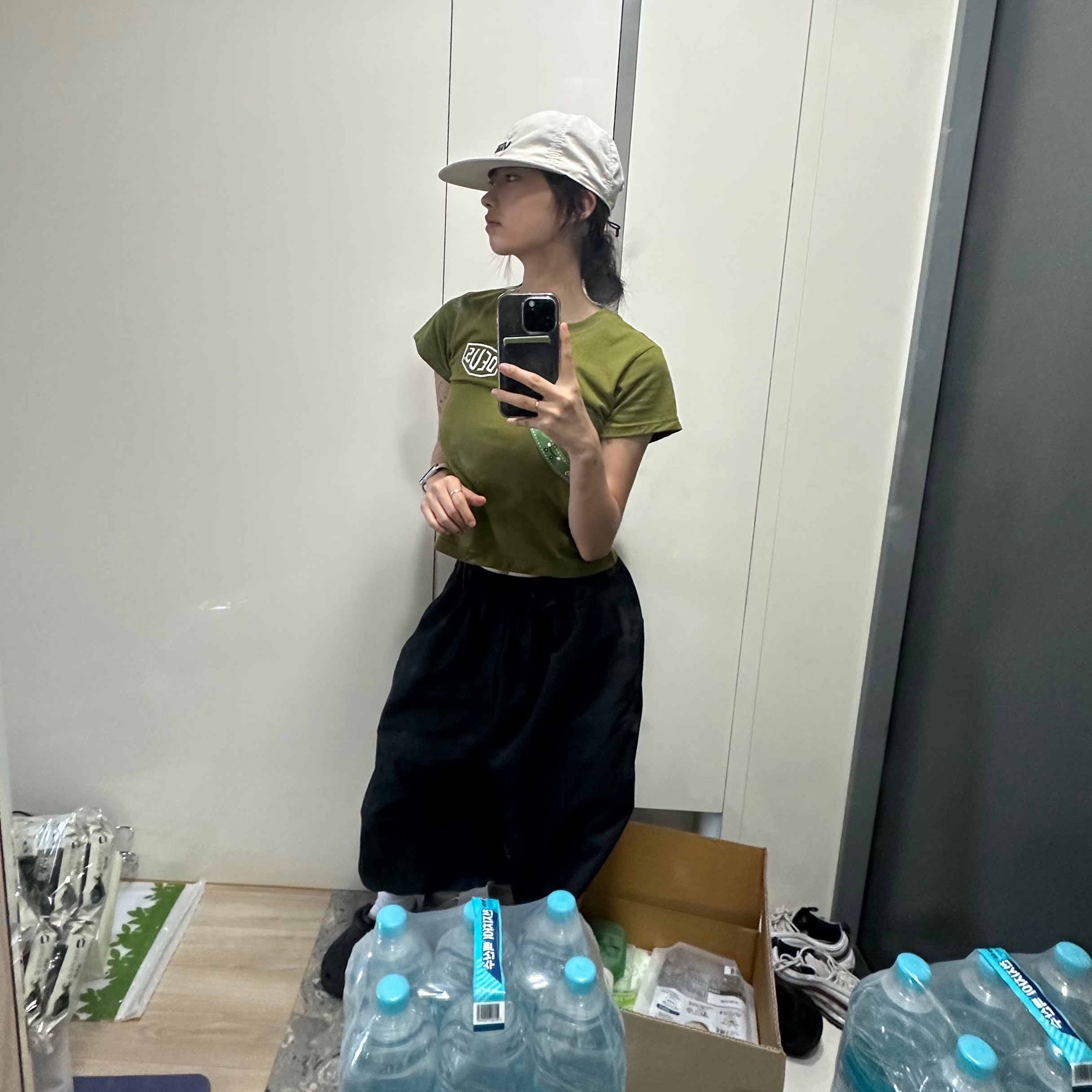 (Kids) Deus Ex Machina College Samcheong T-Shirt Rover Green 착용 스타일 - 1