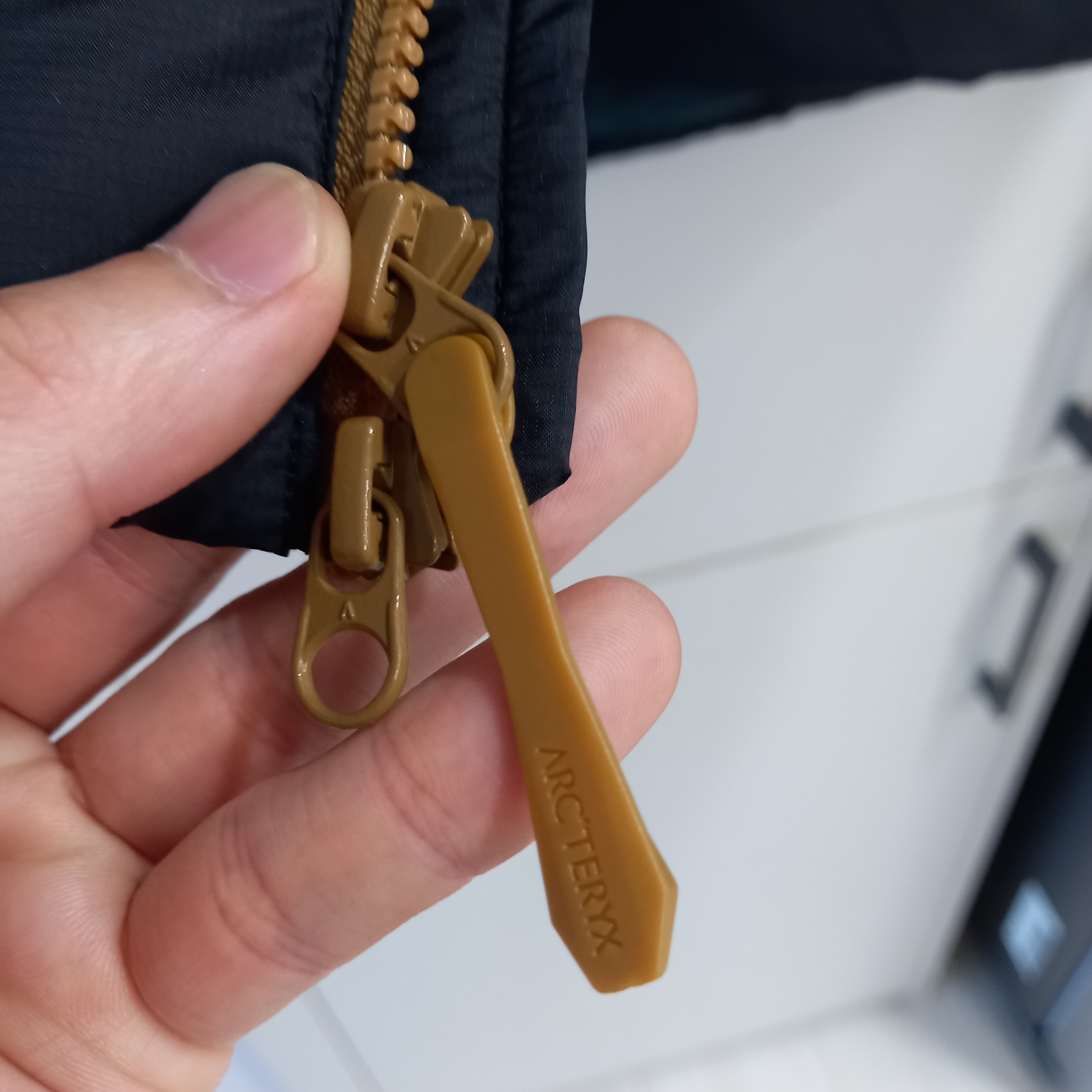 Arc'teryx Thorium Hoody Dark Magic 착용 스타일 - 7