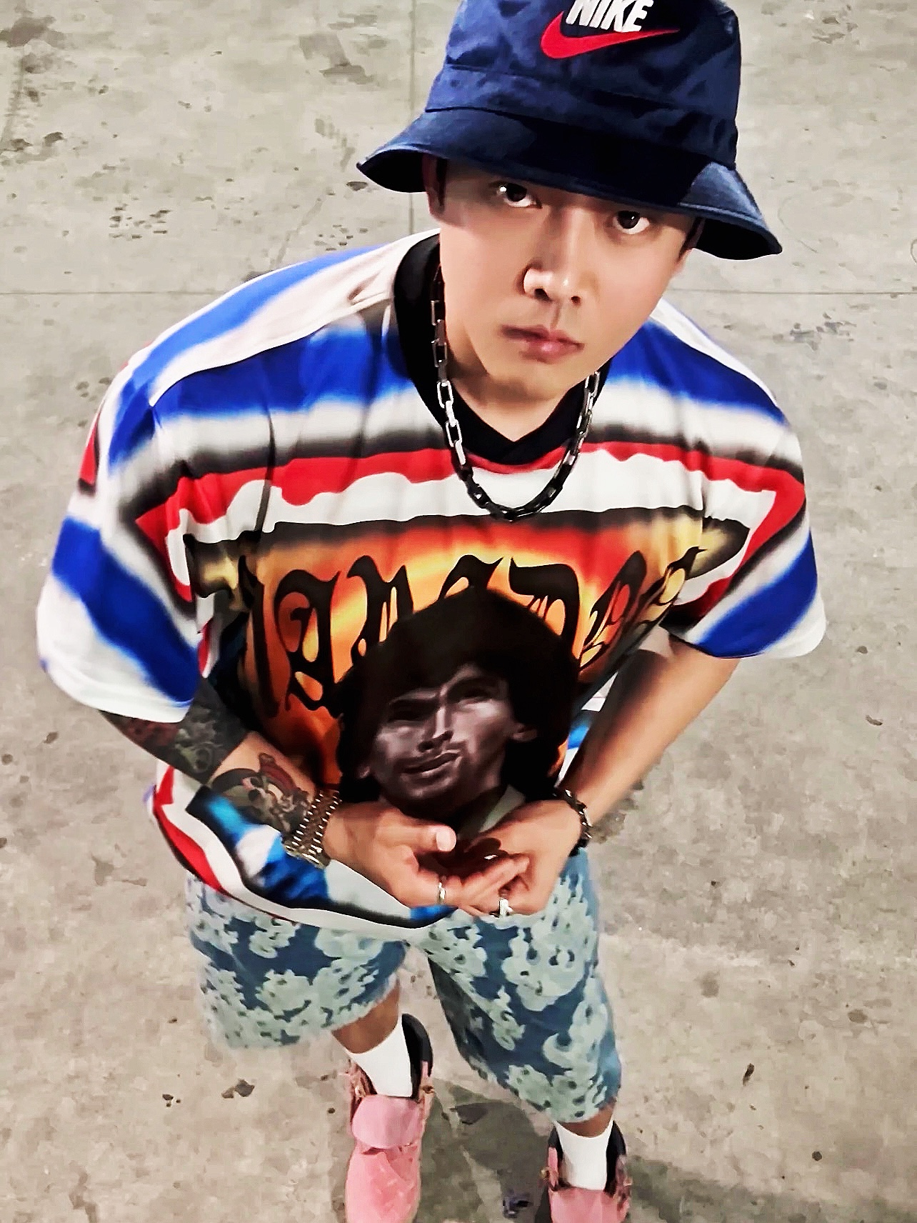 Supreme x Nike Dazzle Crusher Navy - 24SS, Supreme Maradona Soccer Jersey Multicolor - 24SS 착용 스타일 - 6