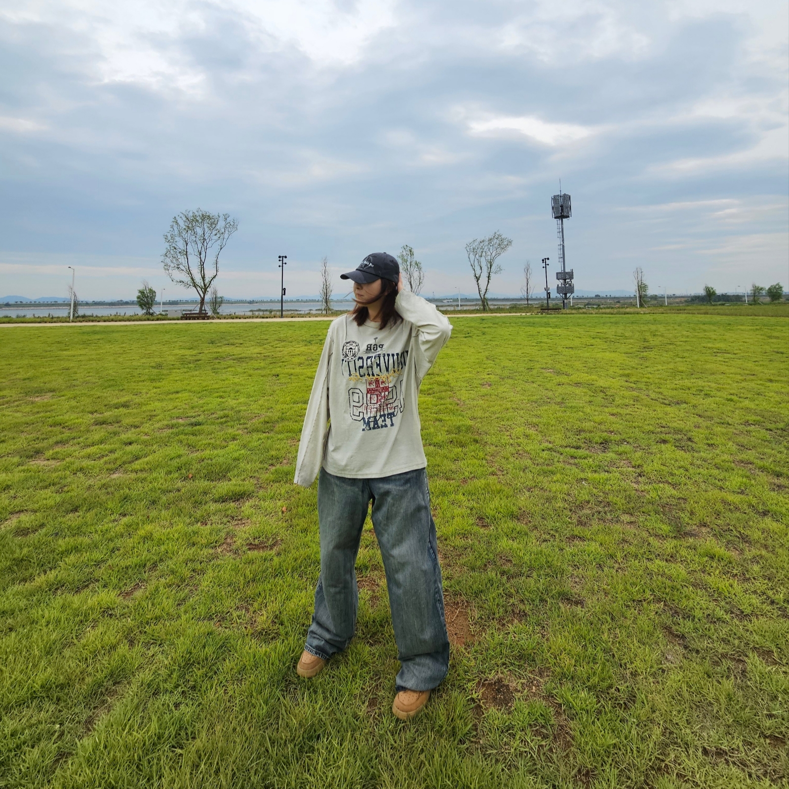 Project G/R Inside Out Long Sleeve Grey 착용 스타일