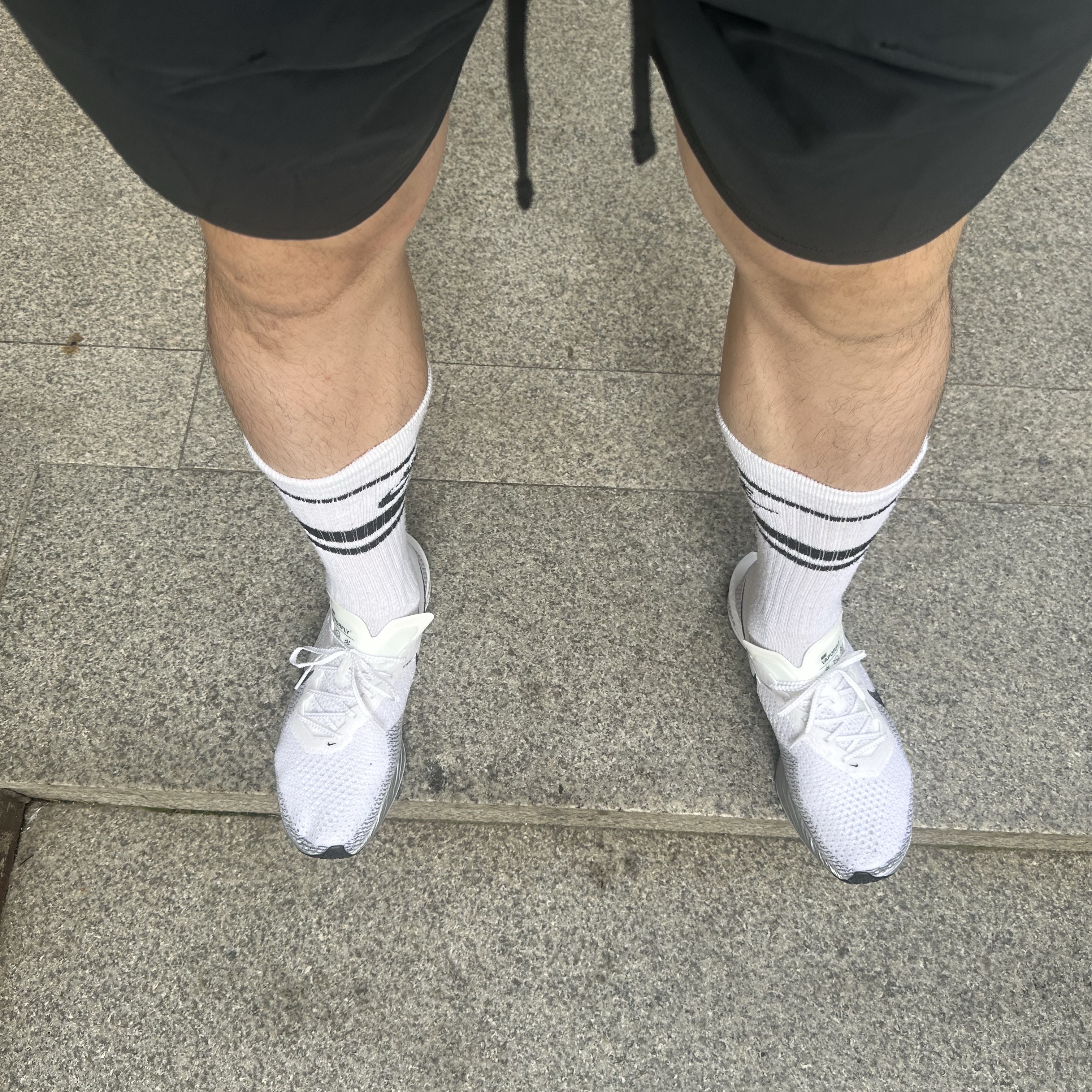 Nike ZoomX Vaporfly Next% 3 White Grey 착용 스타일 - 2