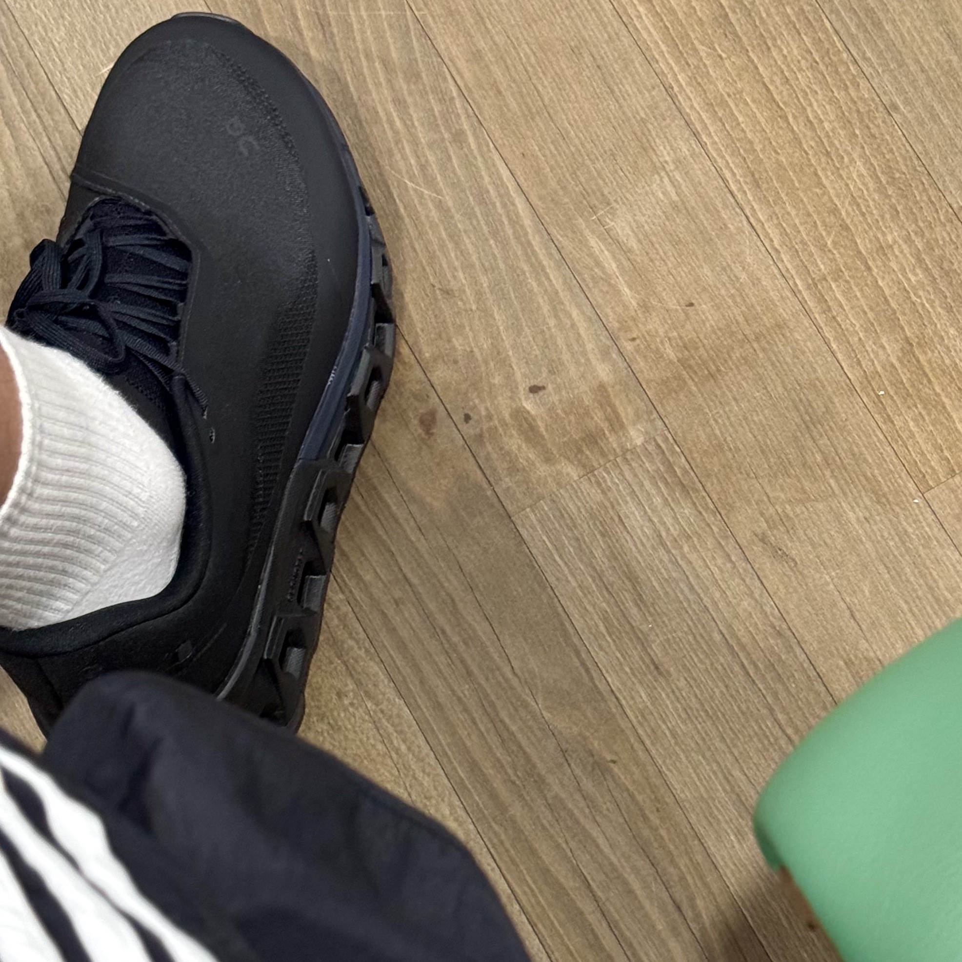 On Running x Post Archive Faction (Paf) Cloudmonster 2 Black Magnet, Adidas Adicolor Classic Sprinter Shorts Black - US Sizing 착용 스타일 - 3