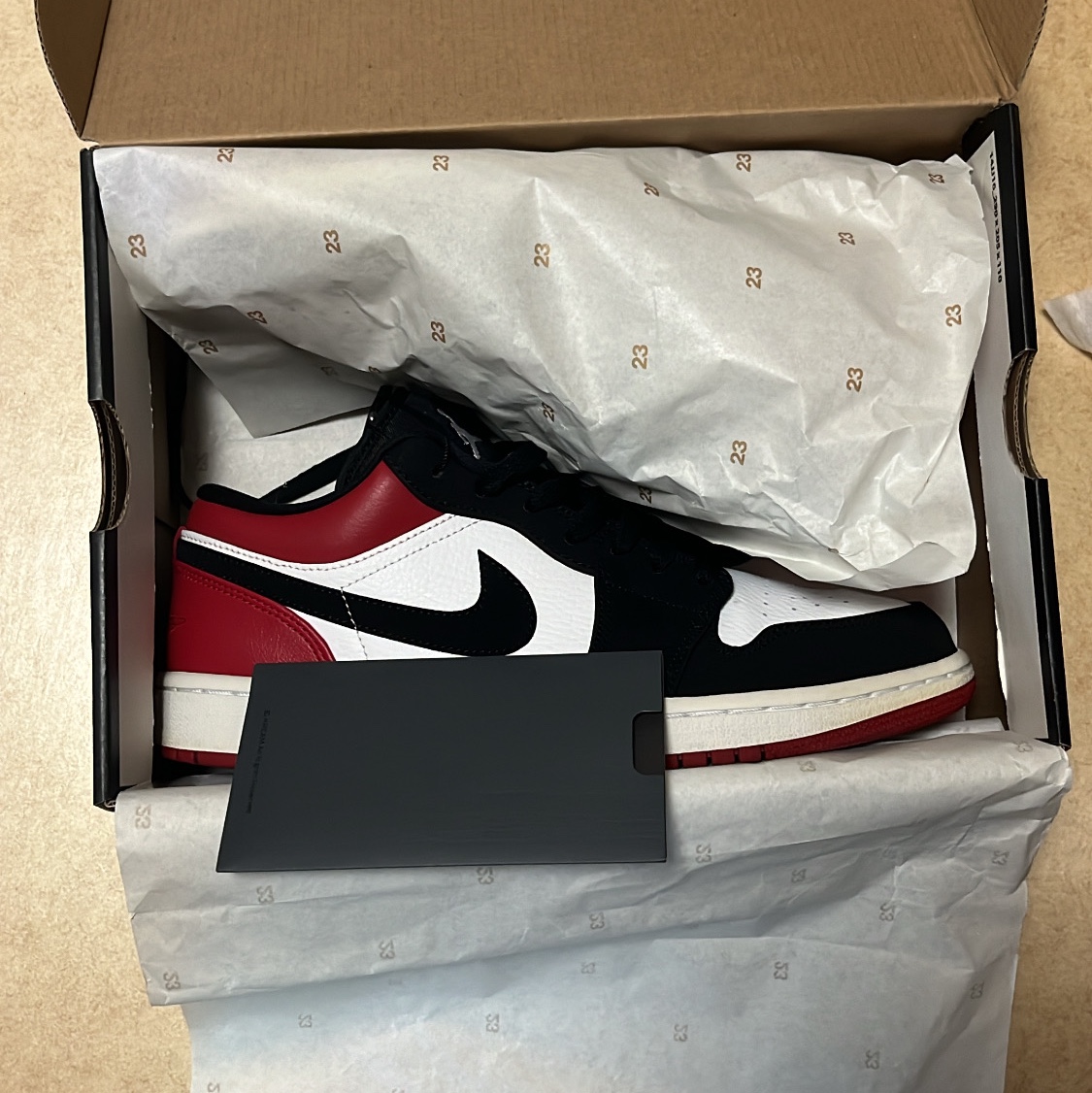 Jordan 1 Low Black Toe 착용 스타일