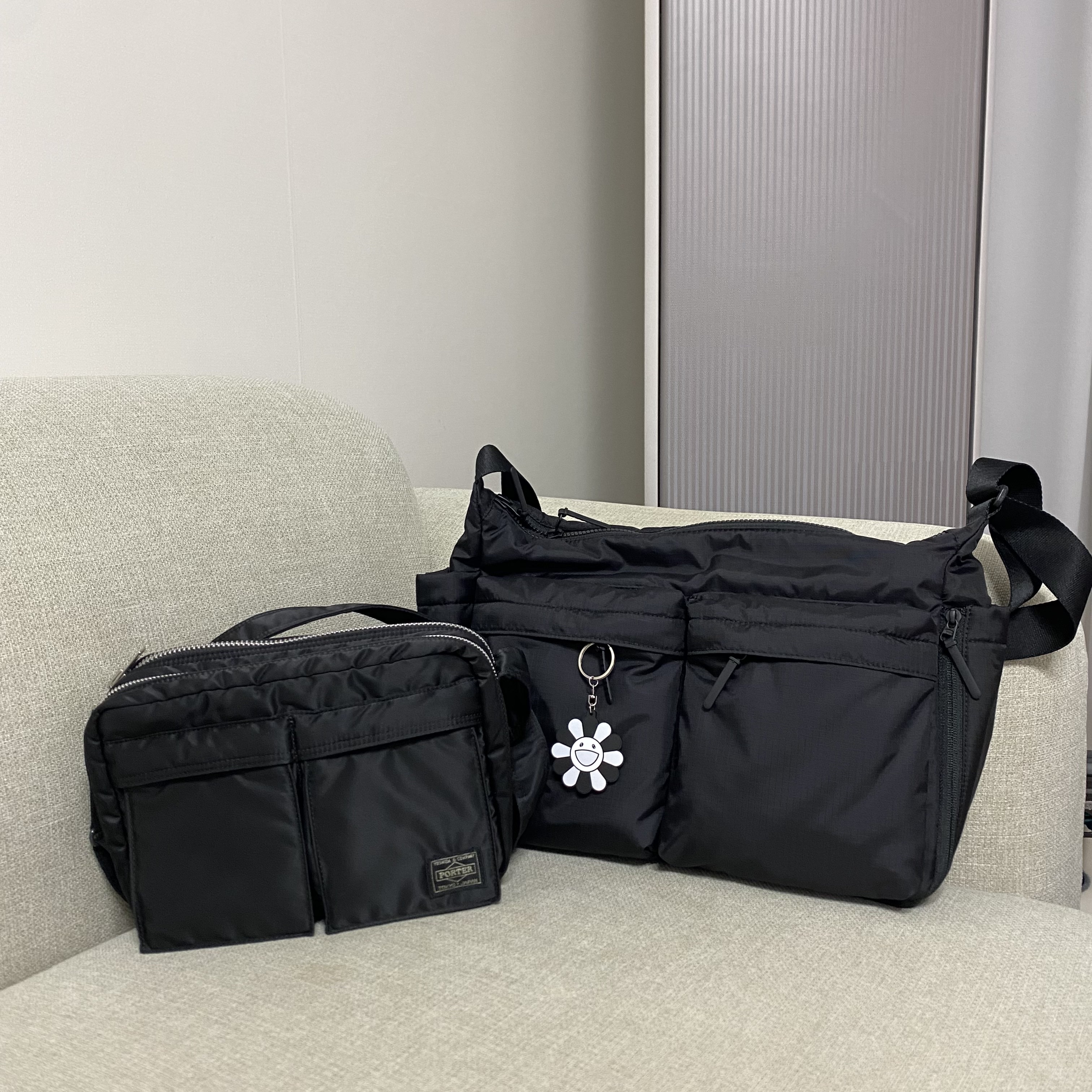 Porter Tanker Shoulder Bag S Black 착용 스타일
