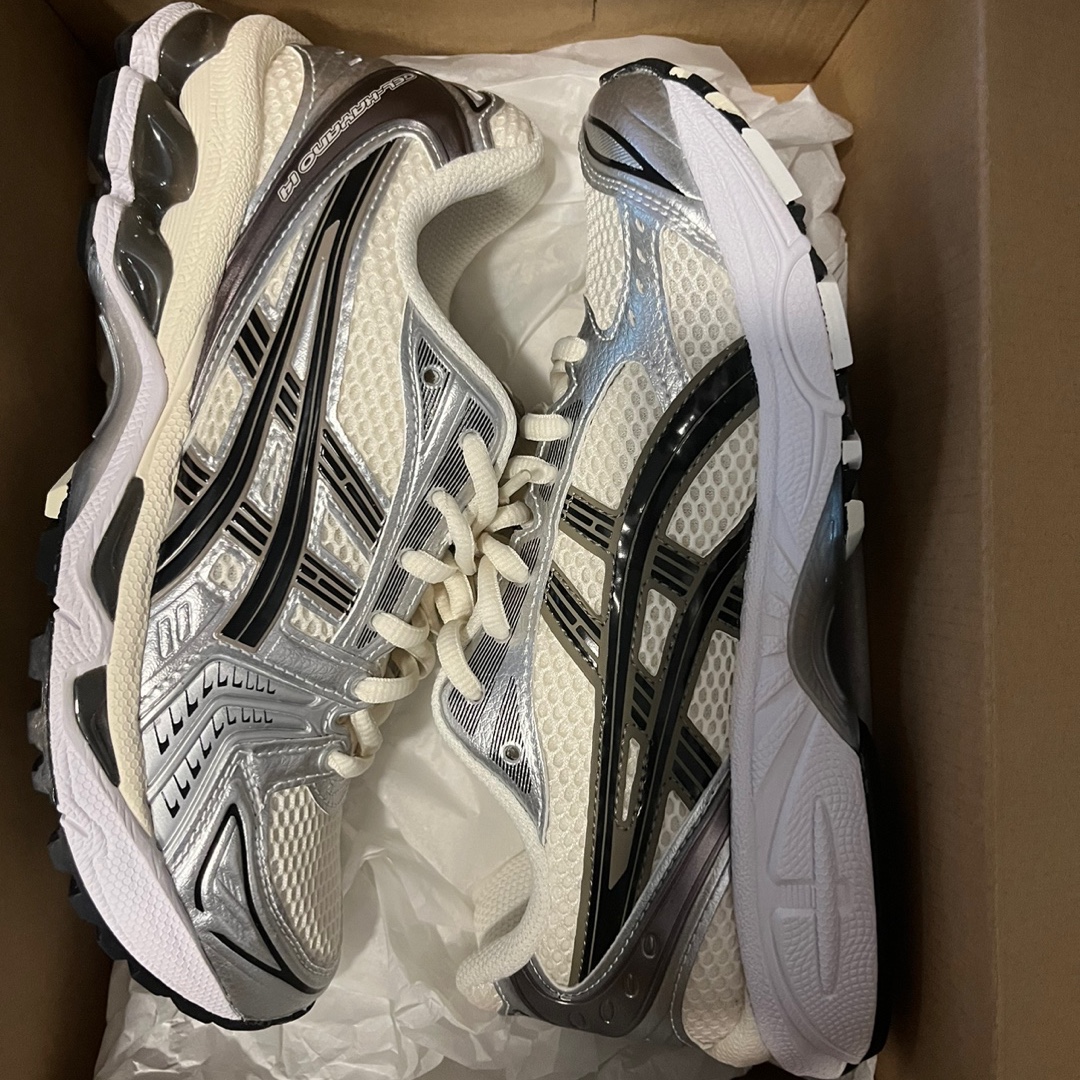 Asics Gel-Kayano 14 Cream Black 착용 스타일