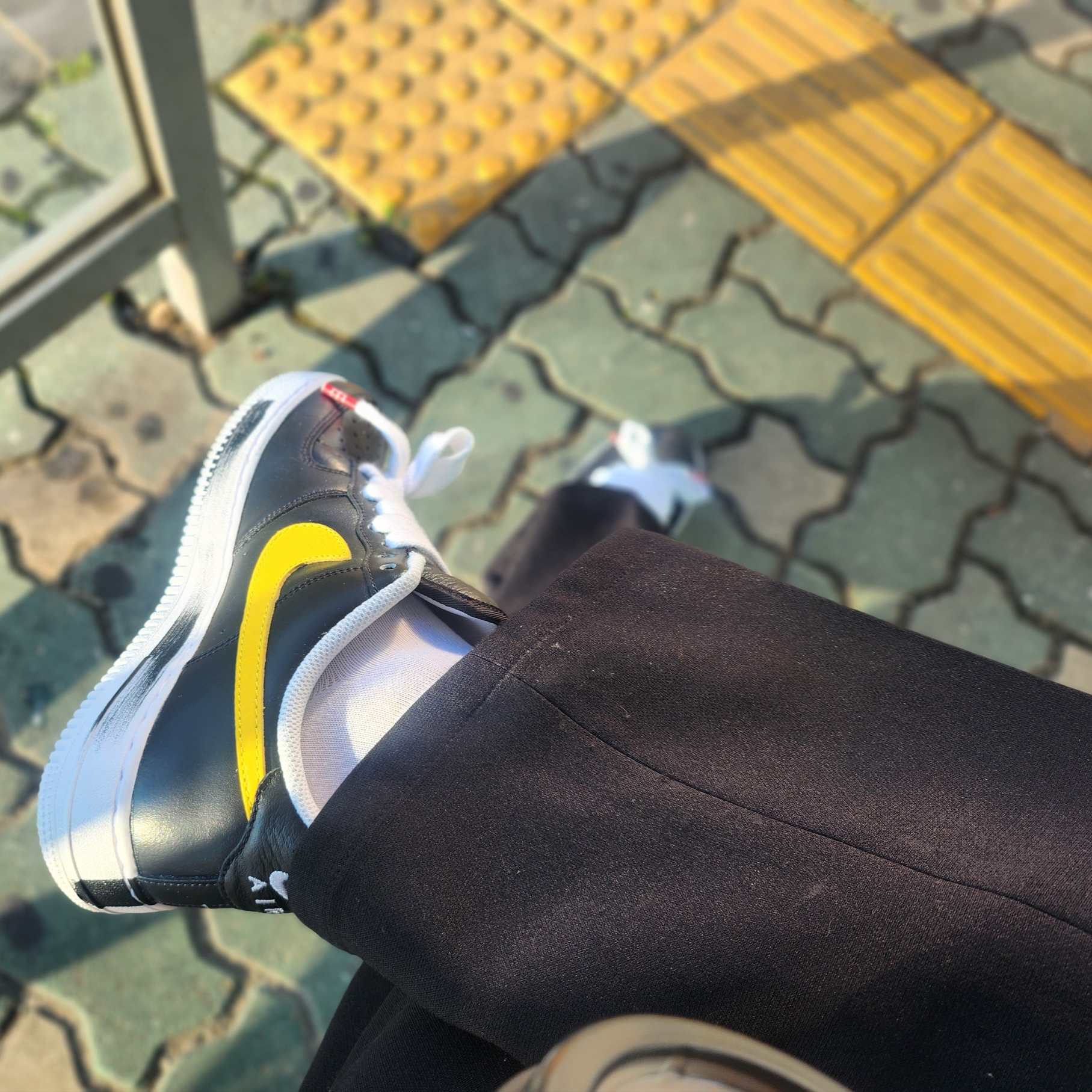 Nike x Peaceminusone Air Force 1 Low Para-Noise 3.0 Black and Multicolor 착용 스타일