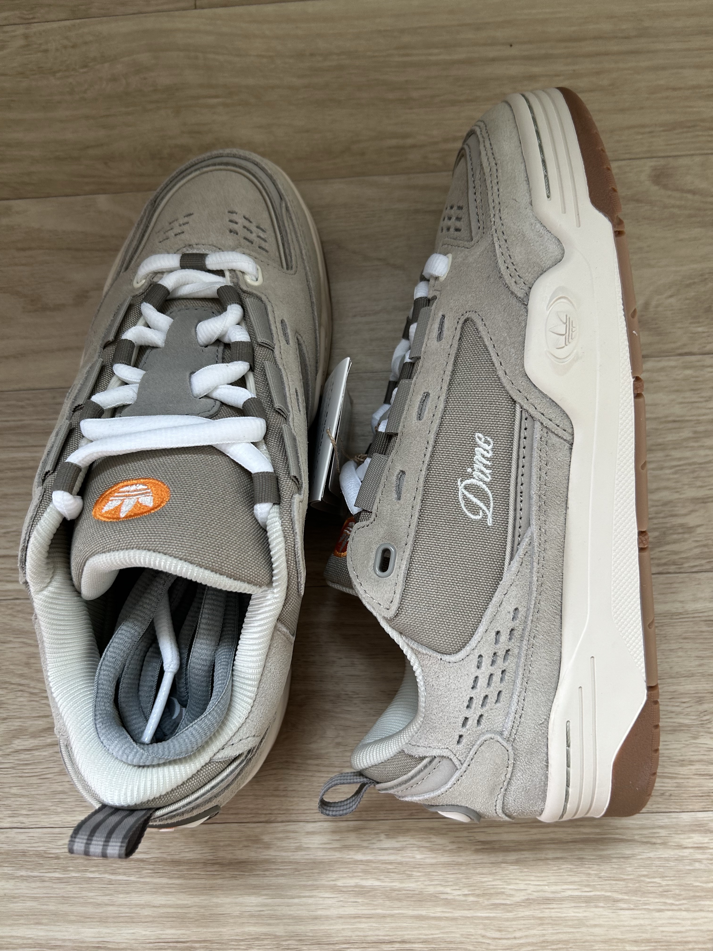 Adidas x Dime Adi 2000 Low Light Brown Chalk White 착용 스타일