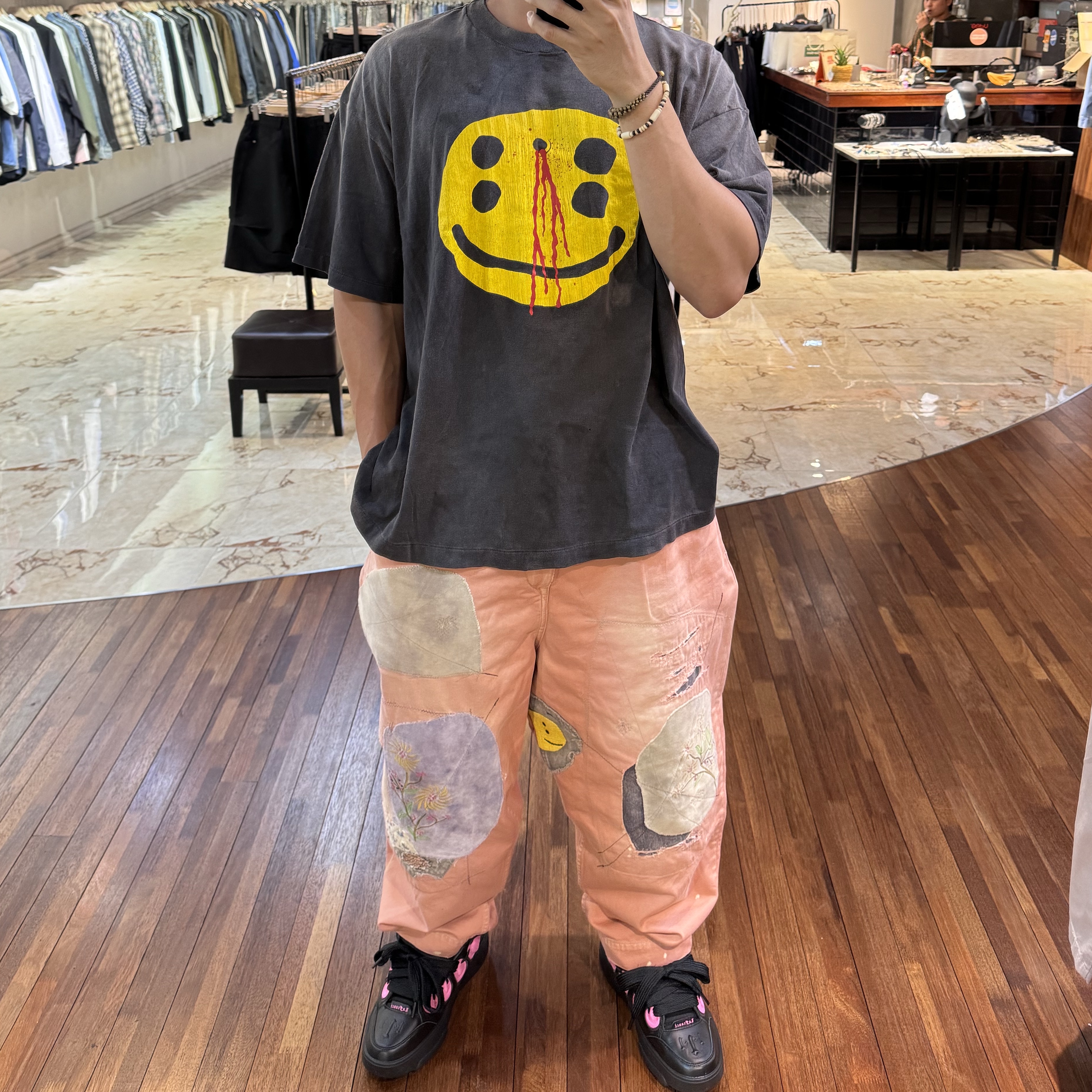 Saint Mxxxxxx x Cactus Plant Flea Market Smile S/S T-Shirt Black, Kapital Katsuragi High Waist Neem Pants Gypsy Patch Remake Pink 착용 스타일 - 5