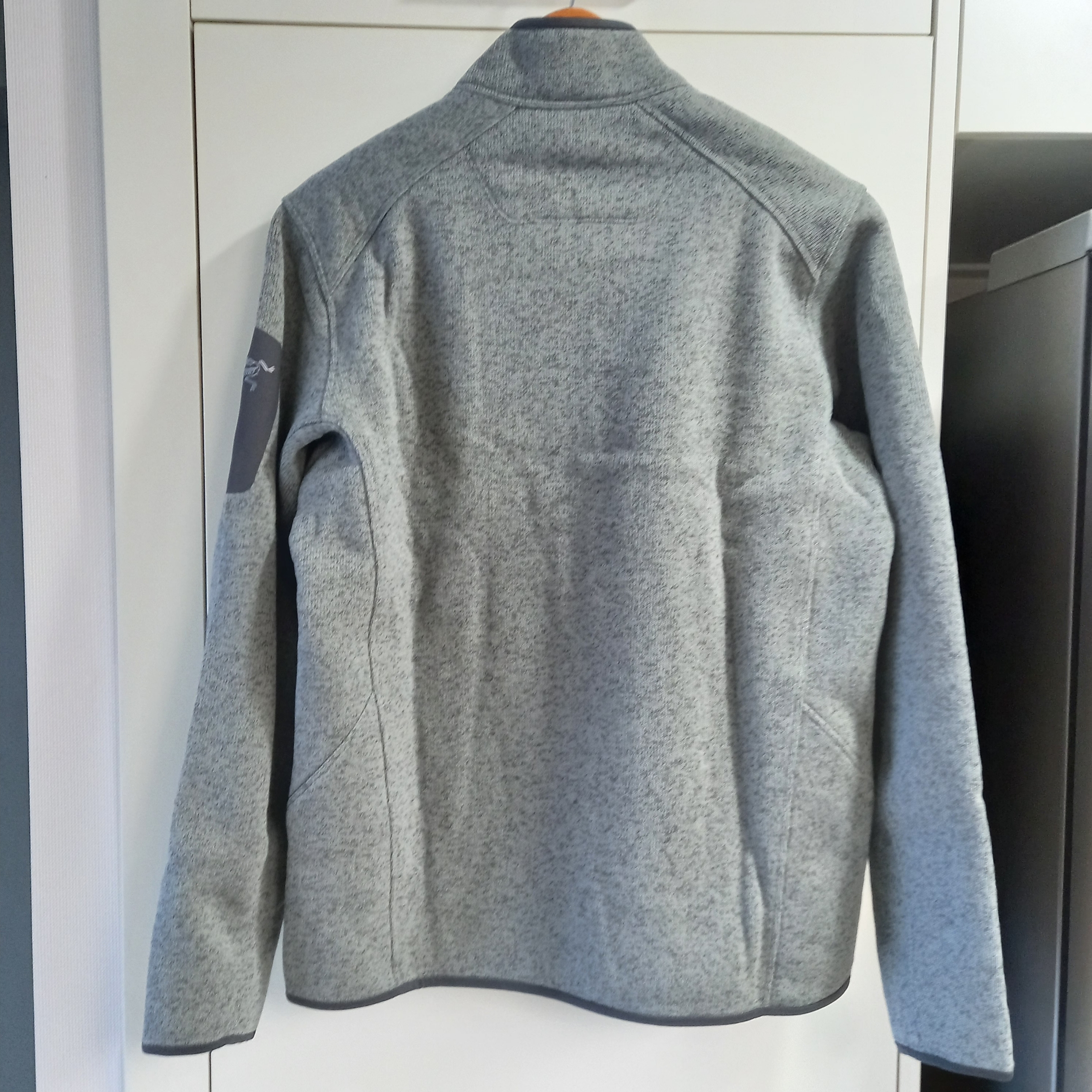 Arc'teryx Covert Cardigan Void Heather Graphite 착용 스타일 - 6