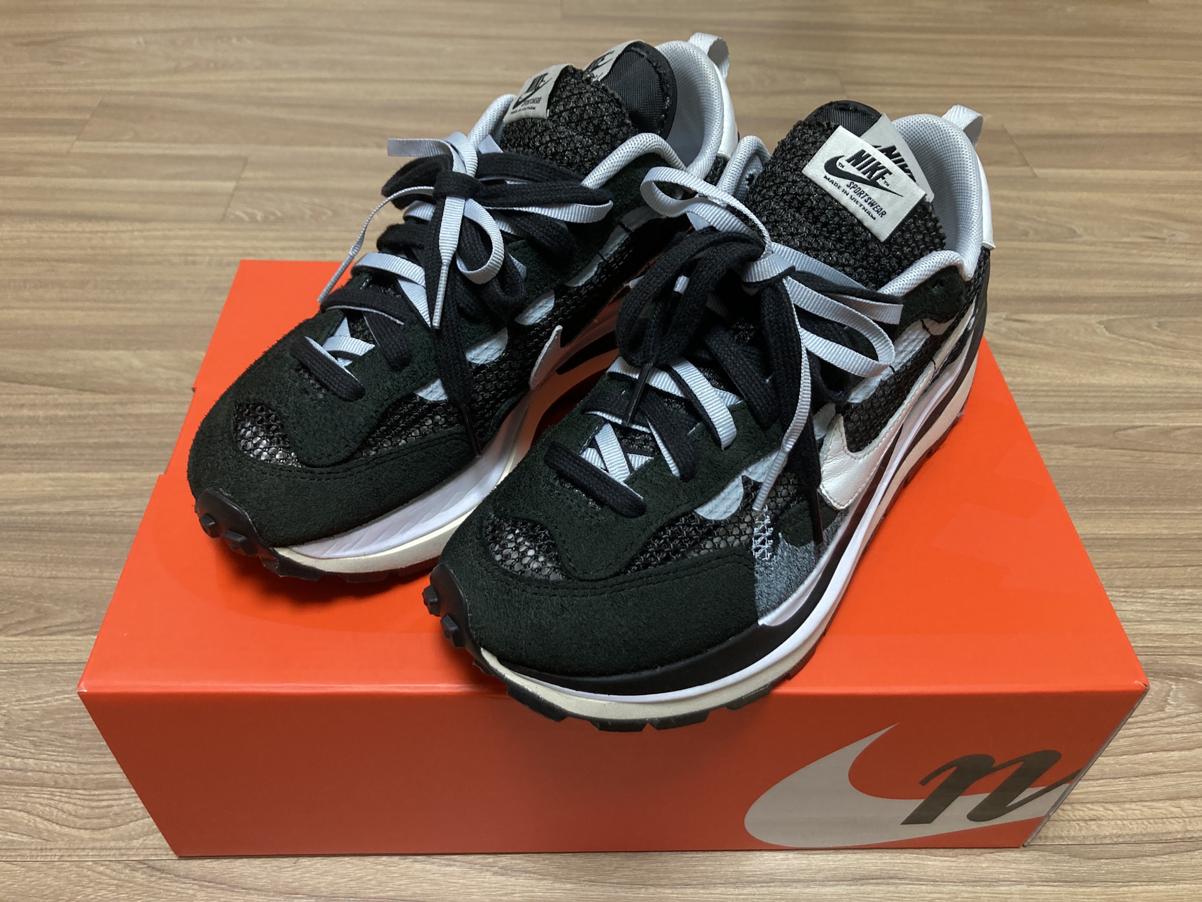 Nike x Sacai VaporWaffle Black White 착용 스타일