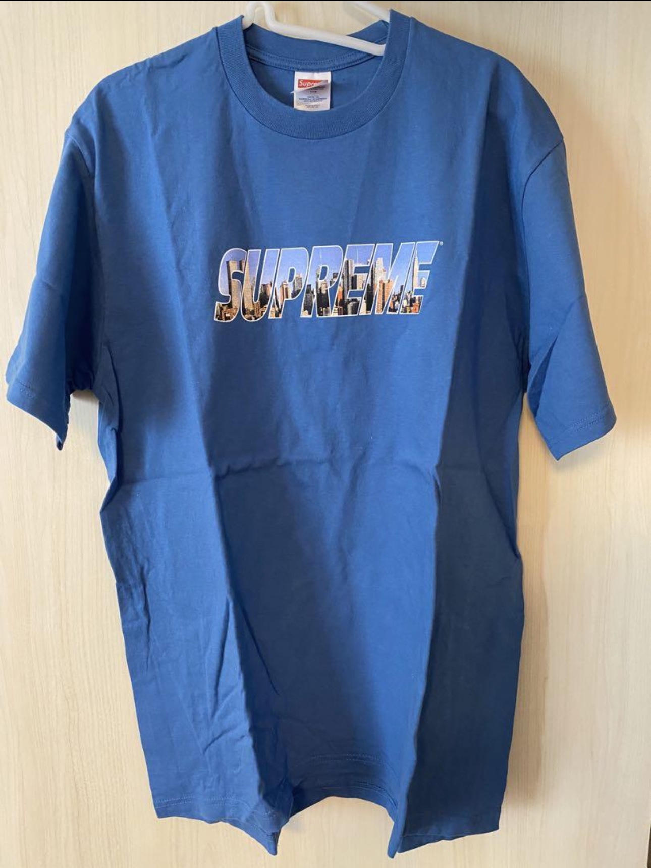 Supreme Gotham T-Shirt Faded Blue - 23FW 착용 스타일