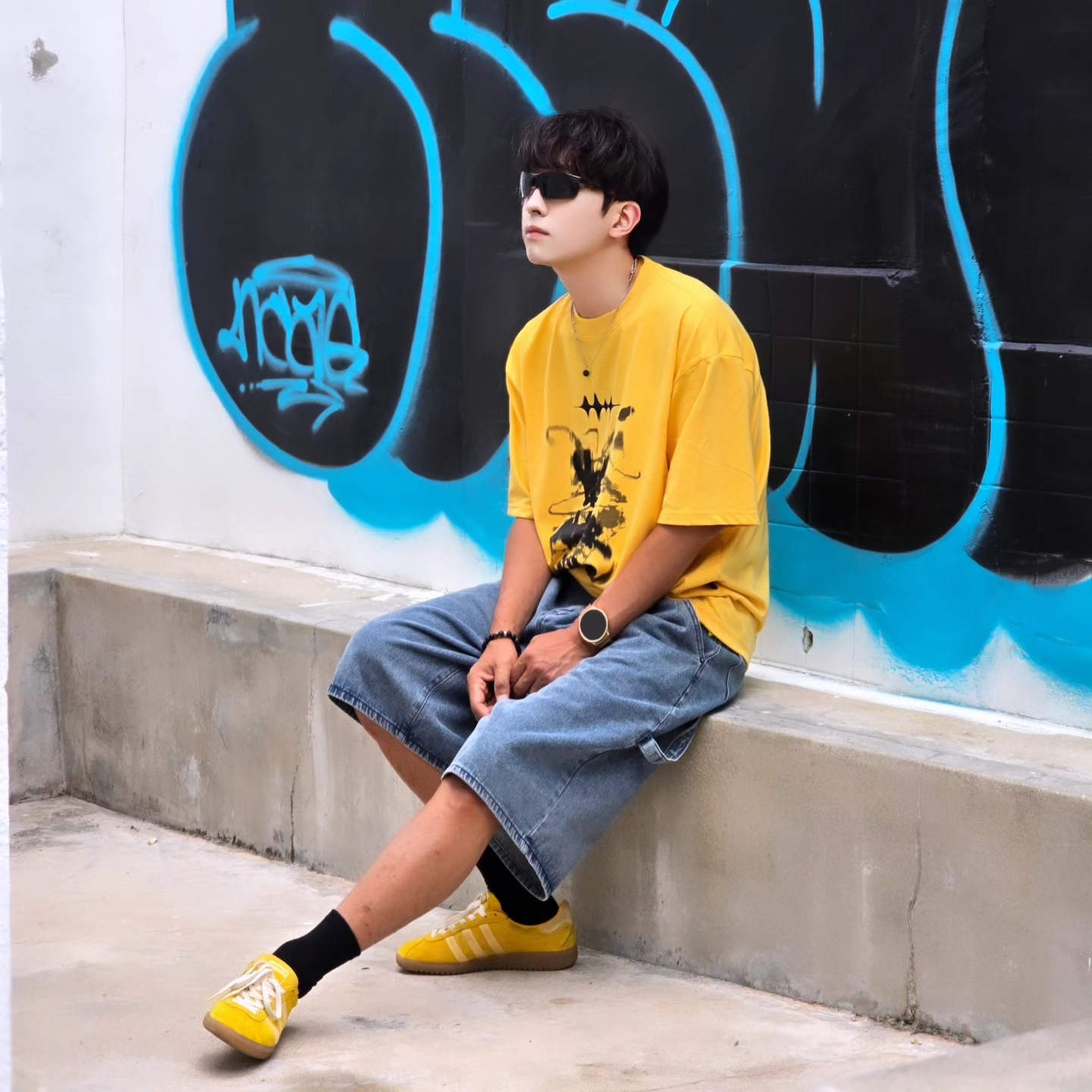 Samsung Galaxy Watch6 44mm LTE Silver (Korean Ver.), Adidas Bermuda Bold Gold 착용 스타일 - 9