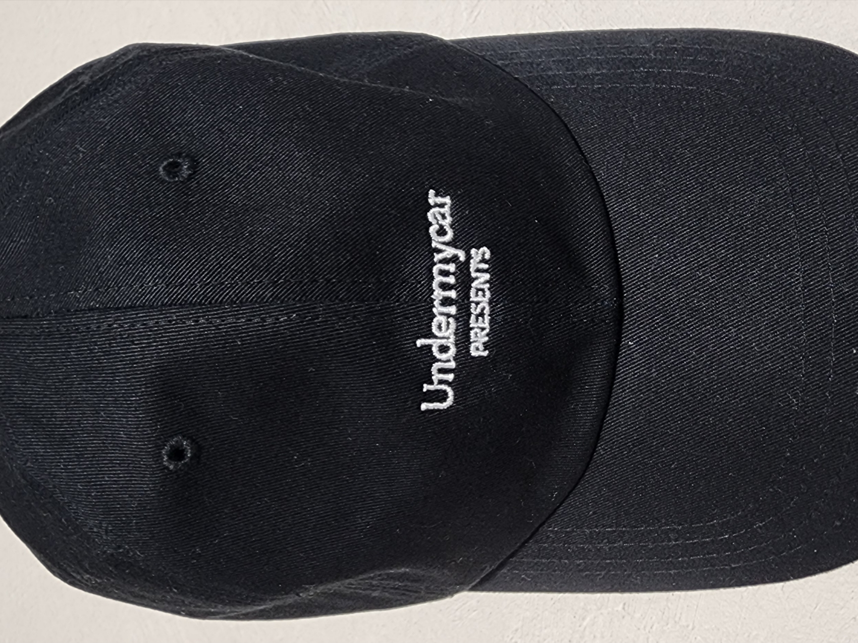 Undermycar Mu.17 Anti Fxxking Logo Play Basic Ball Cap Black / White 착용 스타일