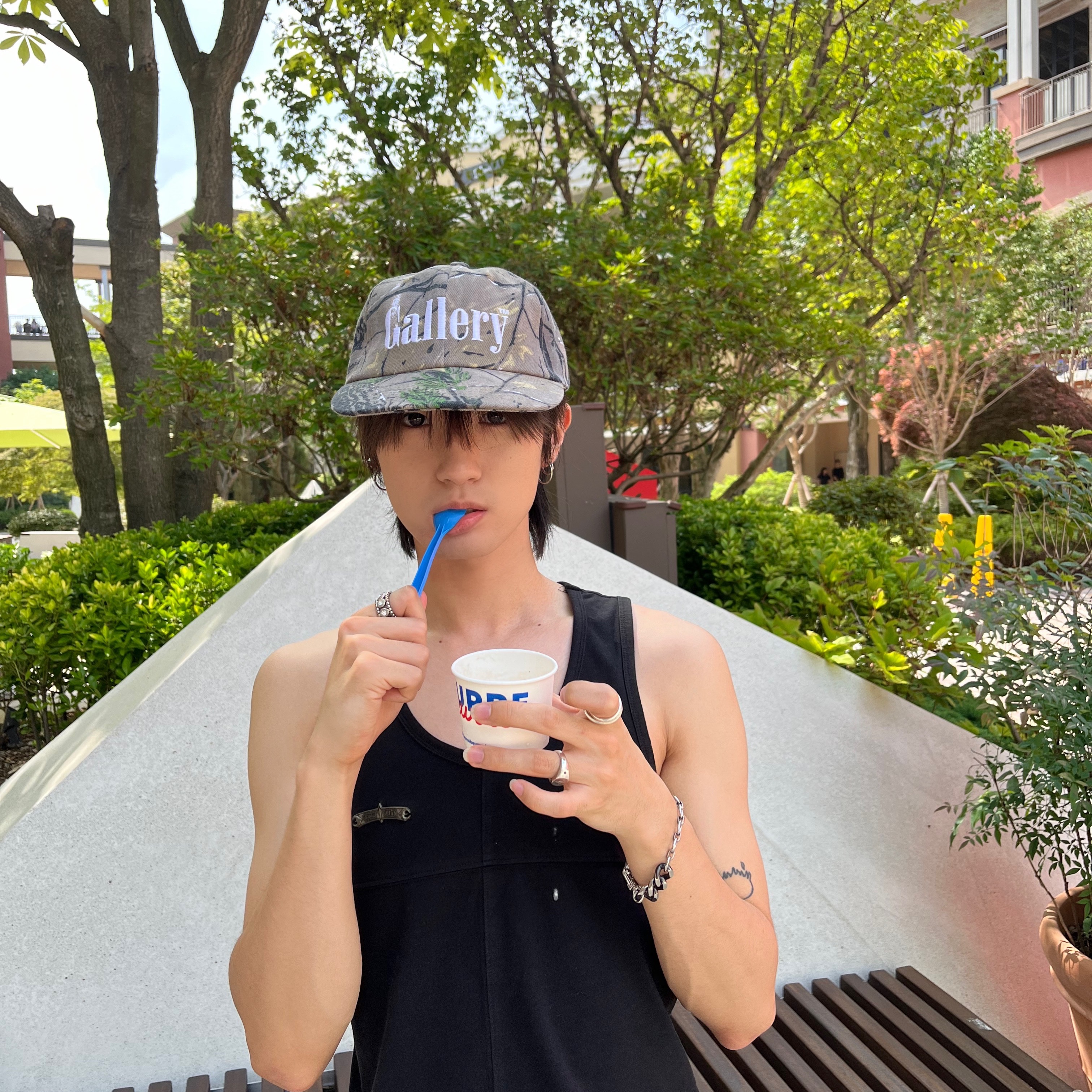 Adidas Yeezy 500 Utility Black 2018/2020 착용 스타일 - 3