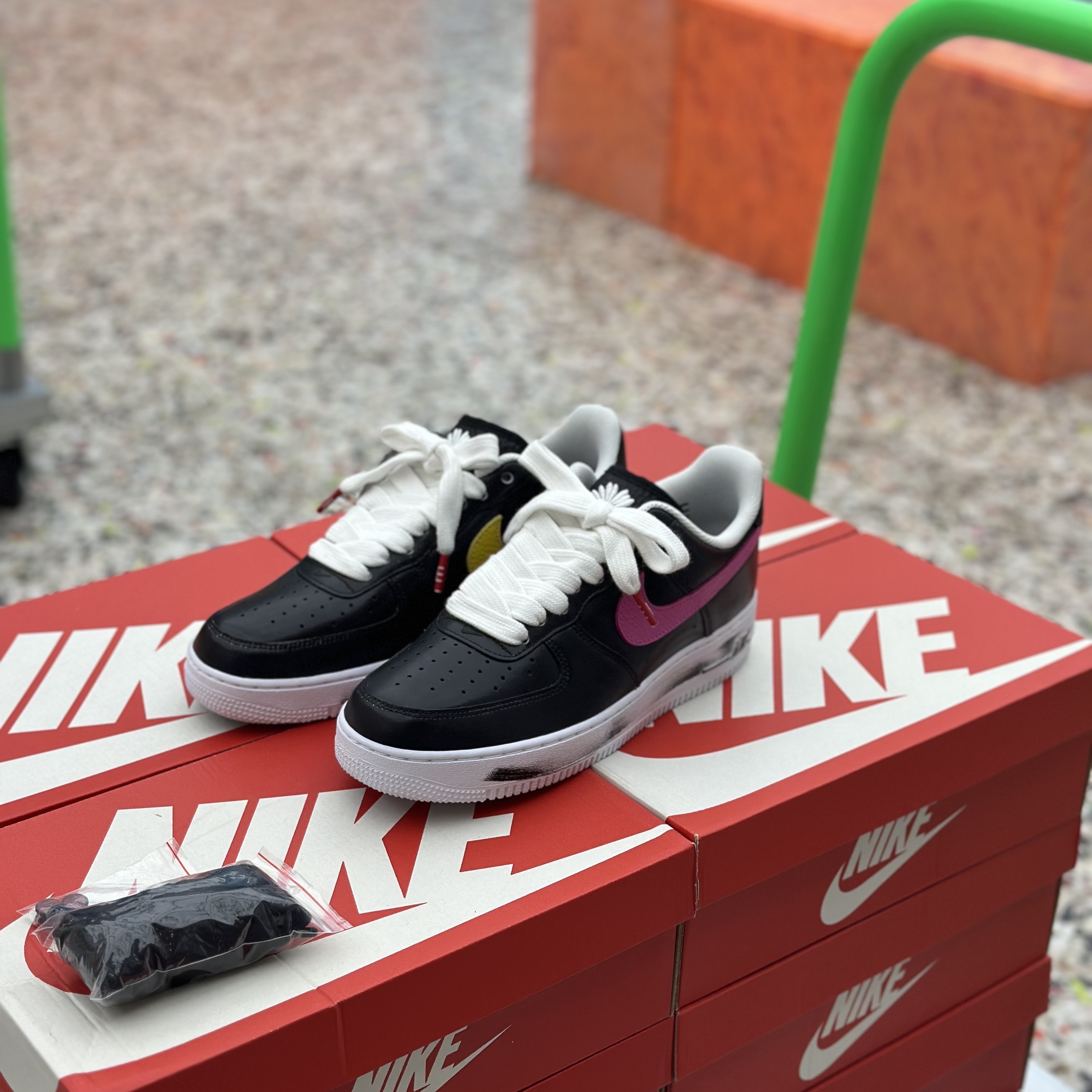 Nike x Peaceminusone Air Force 1 Low Para-Noise 3.0 Black and Multicolor 착용 스타일 - 2