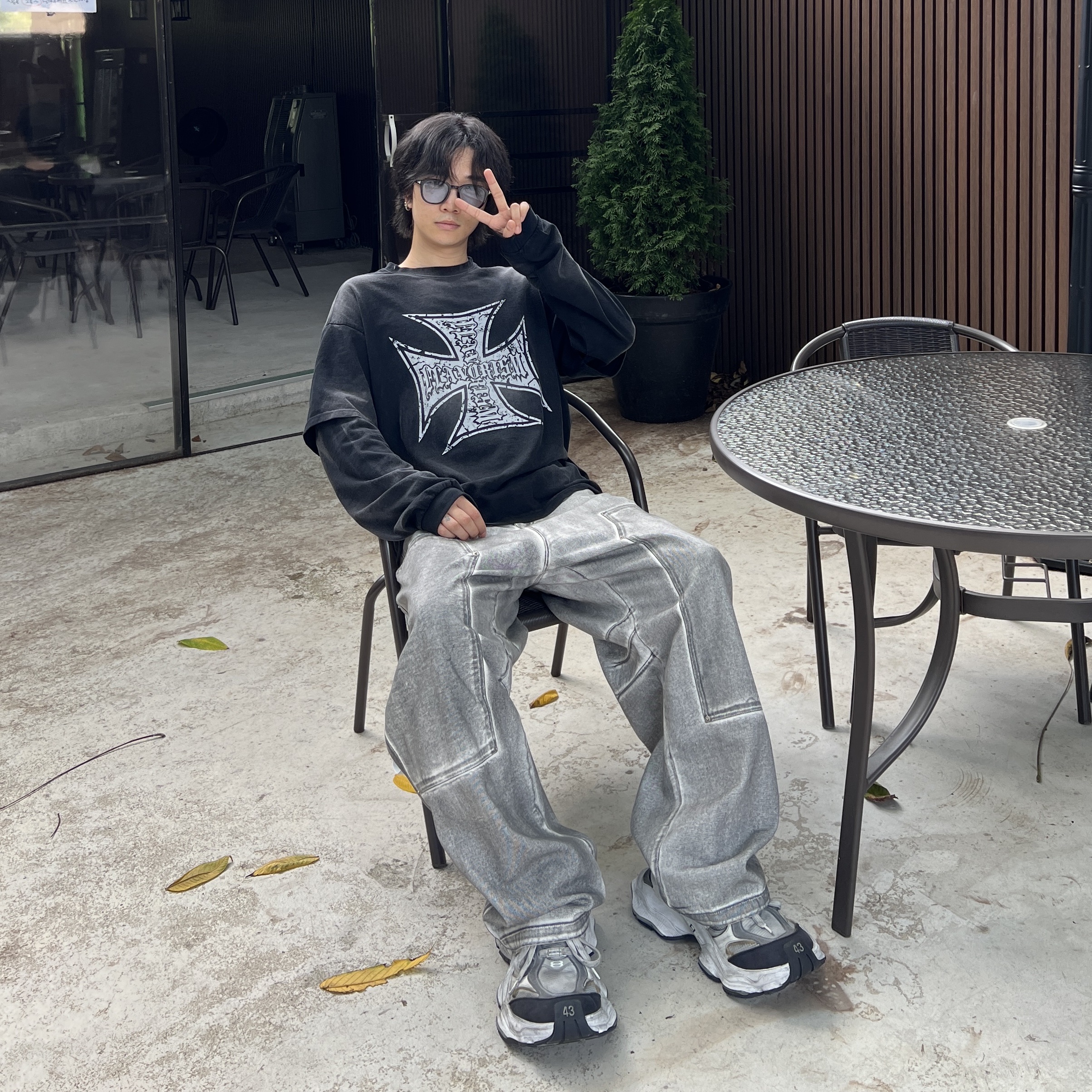 Flavorism Cross Logo Layered Long Sleeve (TT0085) Black, Flavorism Double Knee Carpenter Wide Denim Pants Dirty White 착용 스타일