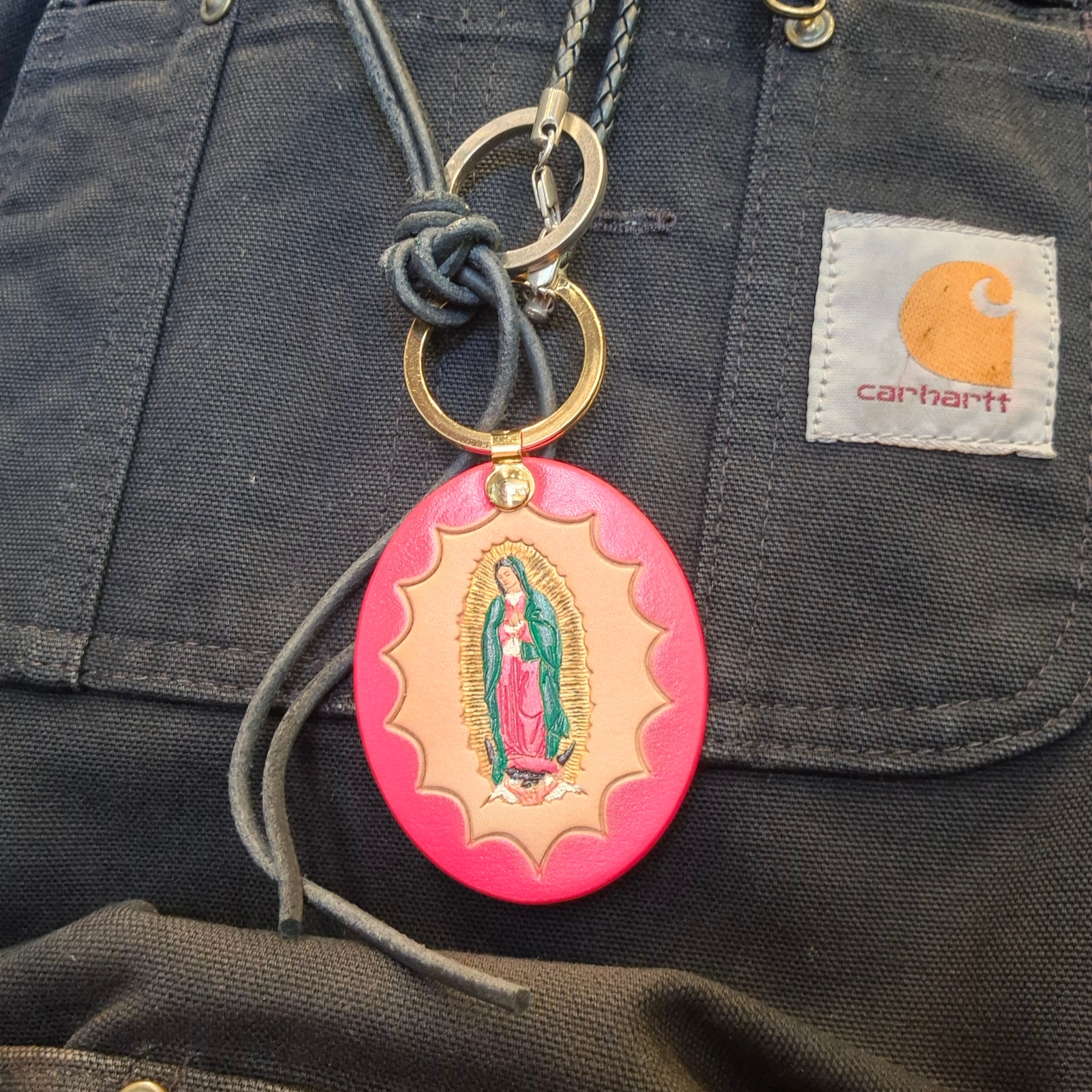 Our Legacy Ladon Leather Keychain Black, Supreme Guadalupe Leather Keychain Red - 23FW 착용 스타일